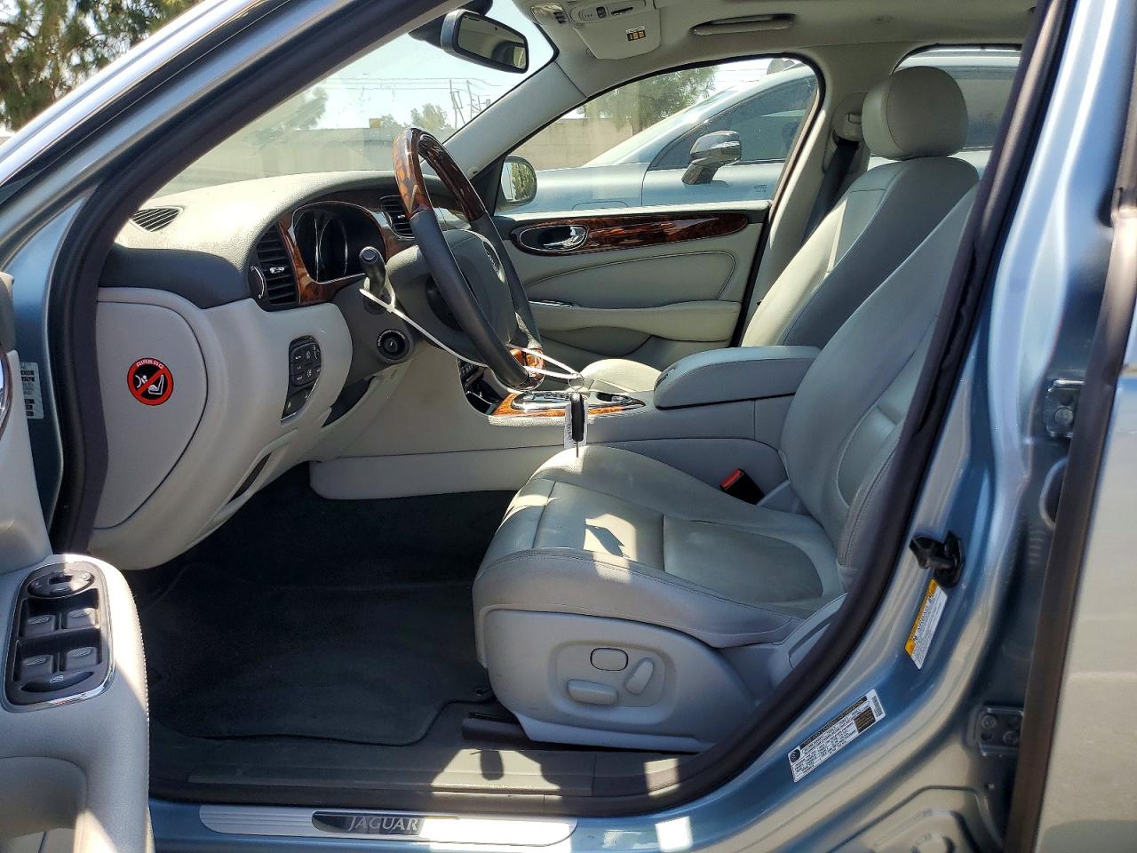 2006 Jaguar Xj8 Blue vin: SAJWA71B06SH02756