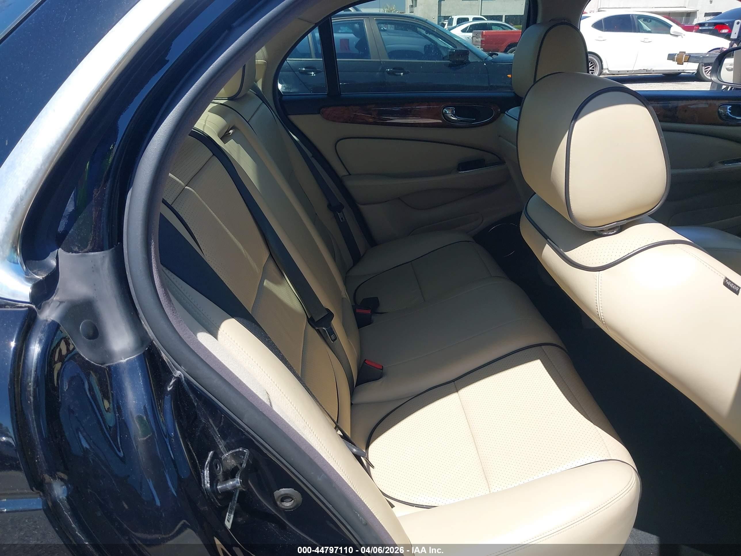 2008 Jaguar Xj Xj8 Black vin: SAJWA71B08SH21665