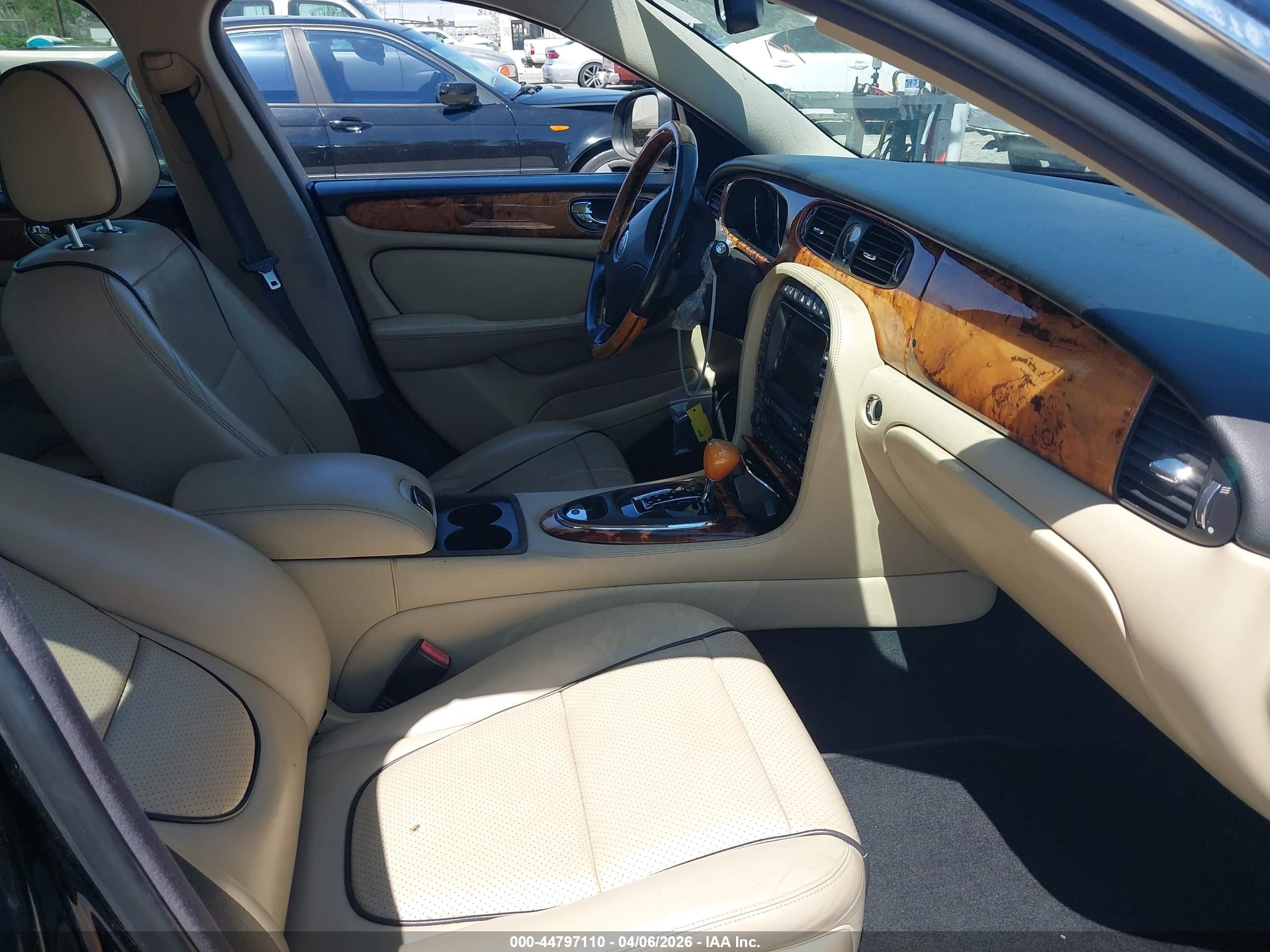 2008 Jaguar Xj Xj8 Black vin: SAJWA71B08SH21665