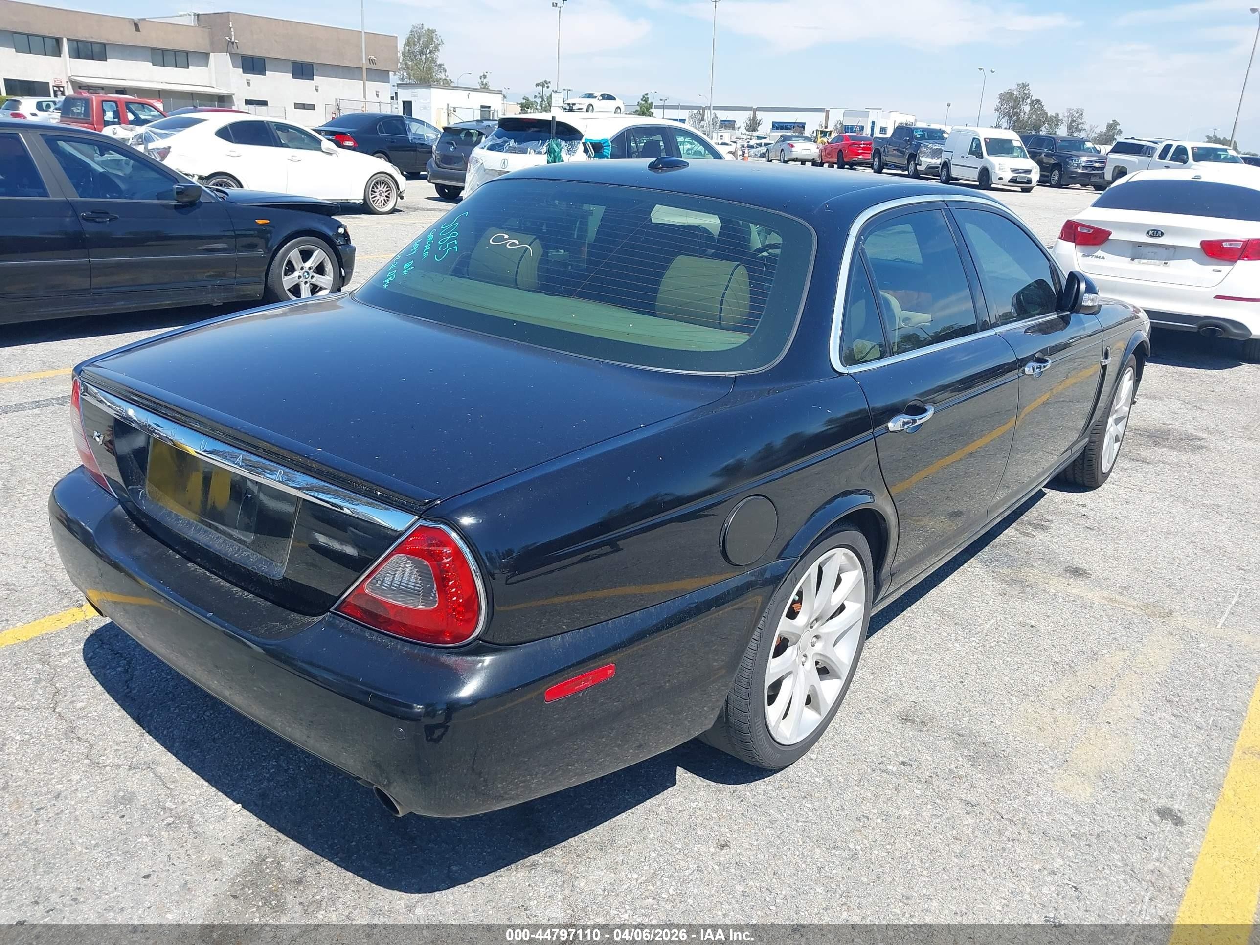 2008 Jaguar Xj Xj8 Black vin: SAJWA71B08SH21665