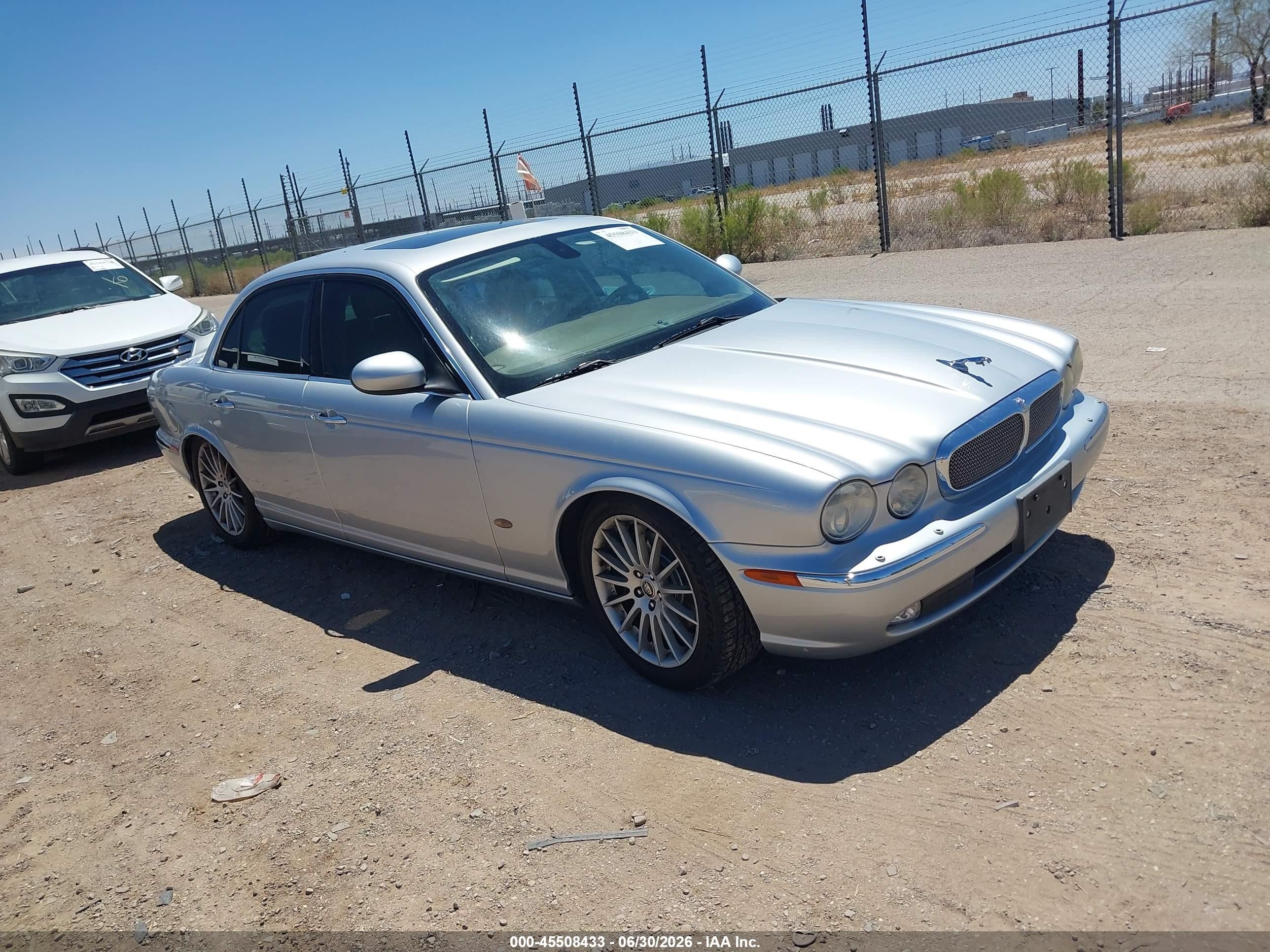 2006 Jaguar Xj Xj8 Silver vin: SAJWA71B16SH10980