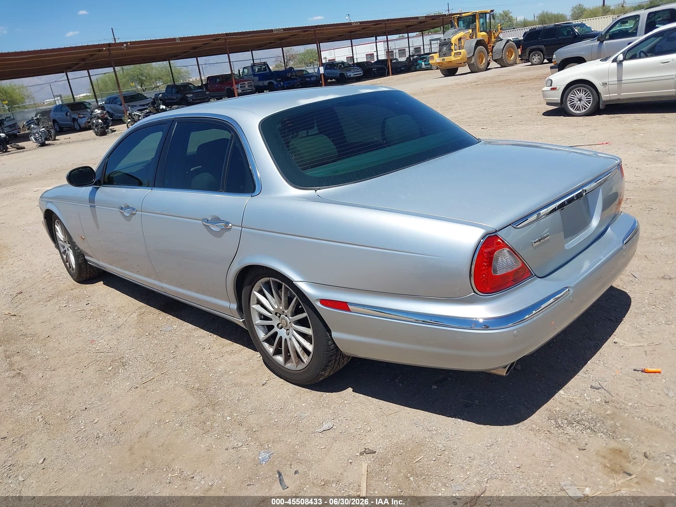 2006 Jaguar Xj Xj8 Silver vin: SAJWA71B16SH10980