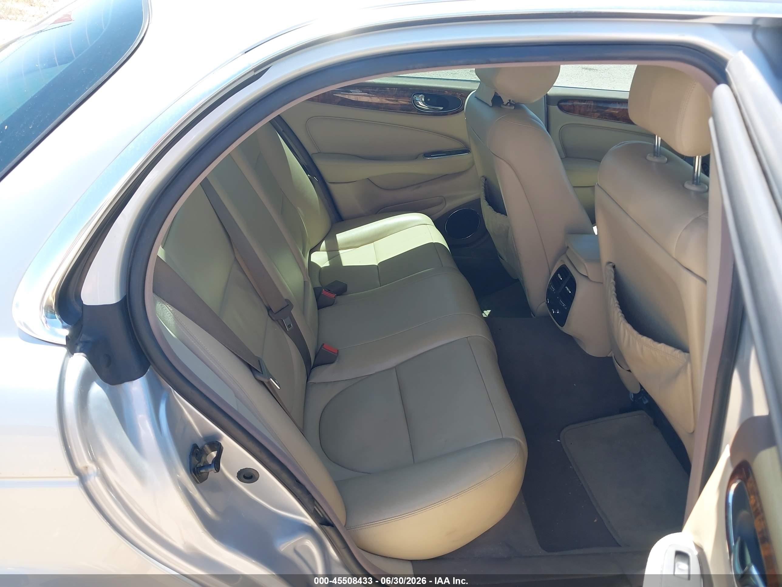 2006 Jaguar Xj Xj8 Silver vin: SAJWA71B16SH10980