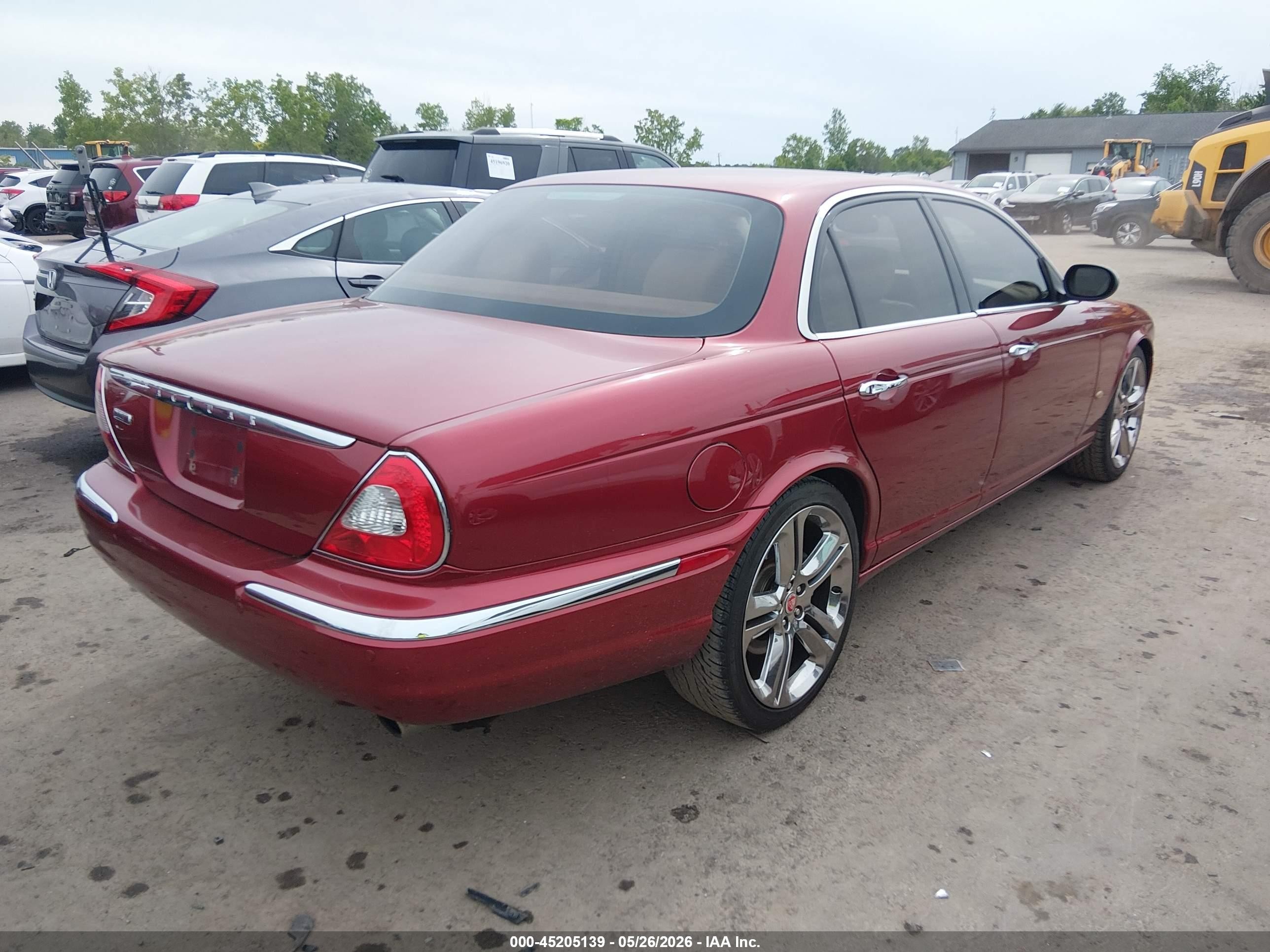 2006 Jaguar Xj Xj8 Maroon vin: SAJWA71B26SH00006