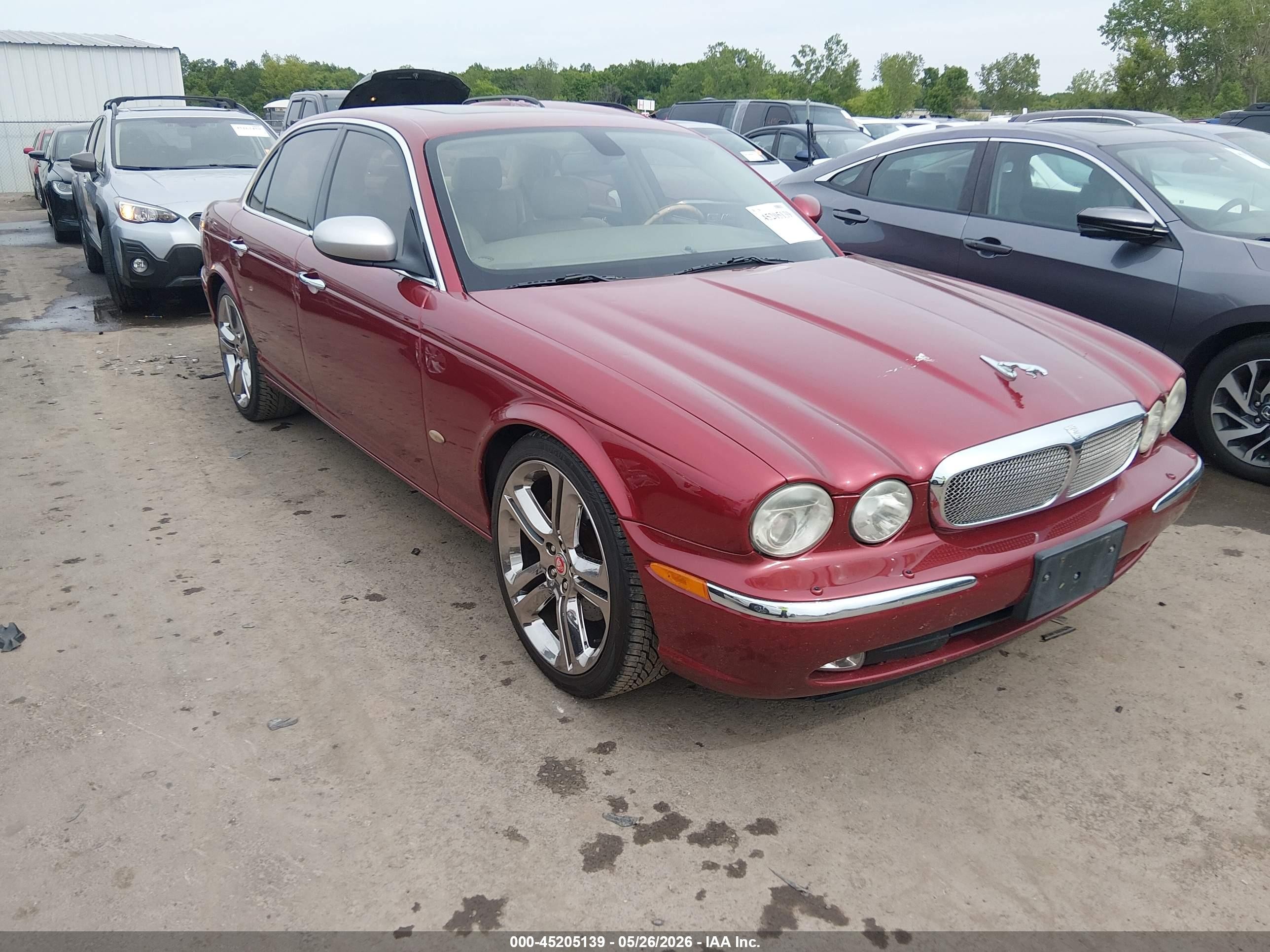 2006 Jaguar Xj Xj8 Maroon vin: SAJWA71B26SH00006