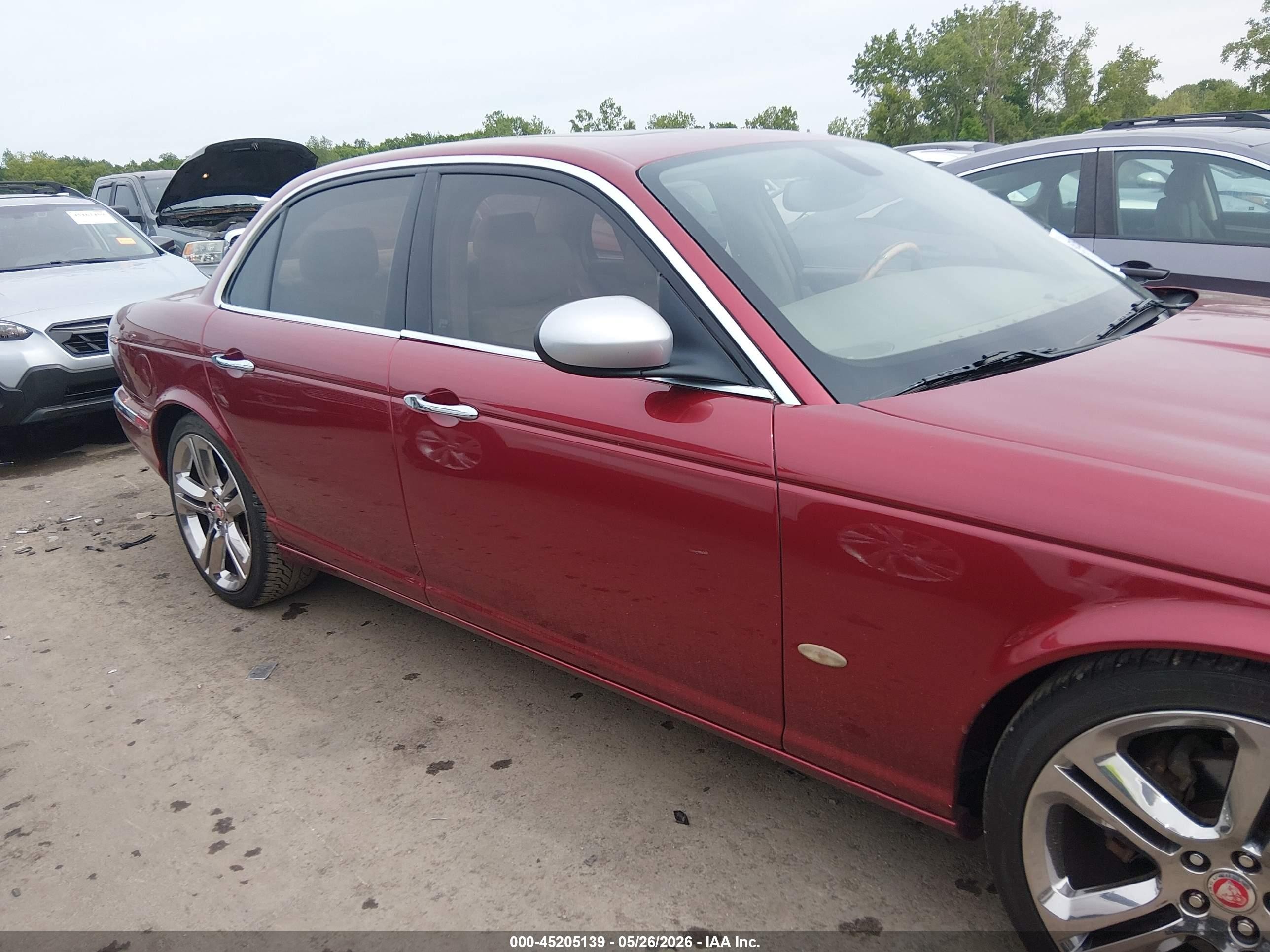 2006 Jaguar Xj Xj8 Maroon vin: SAJWA71B26SH00006