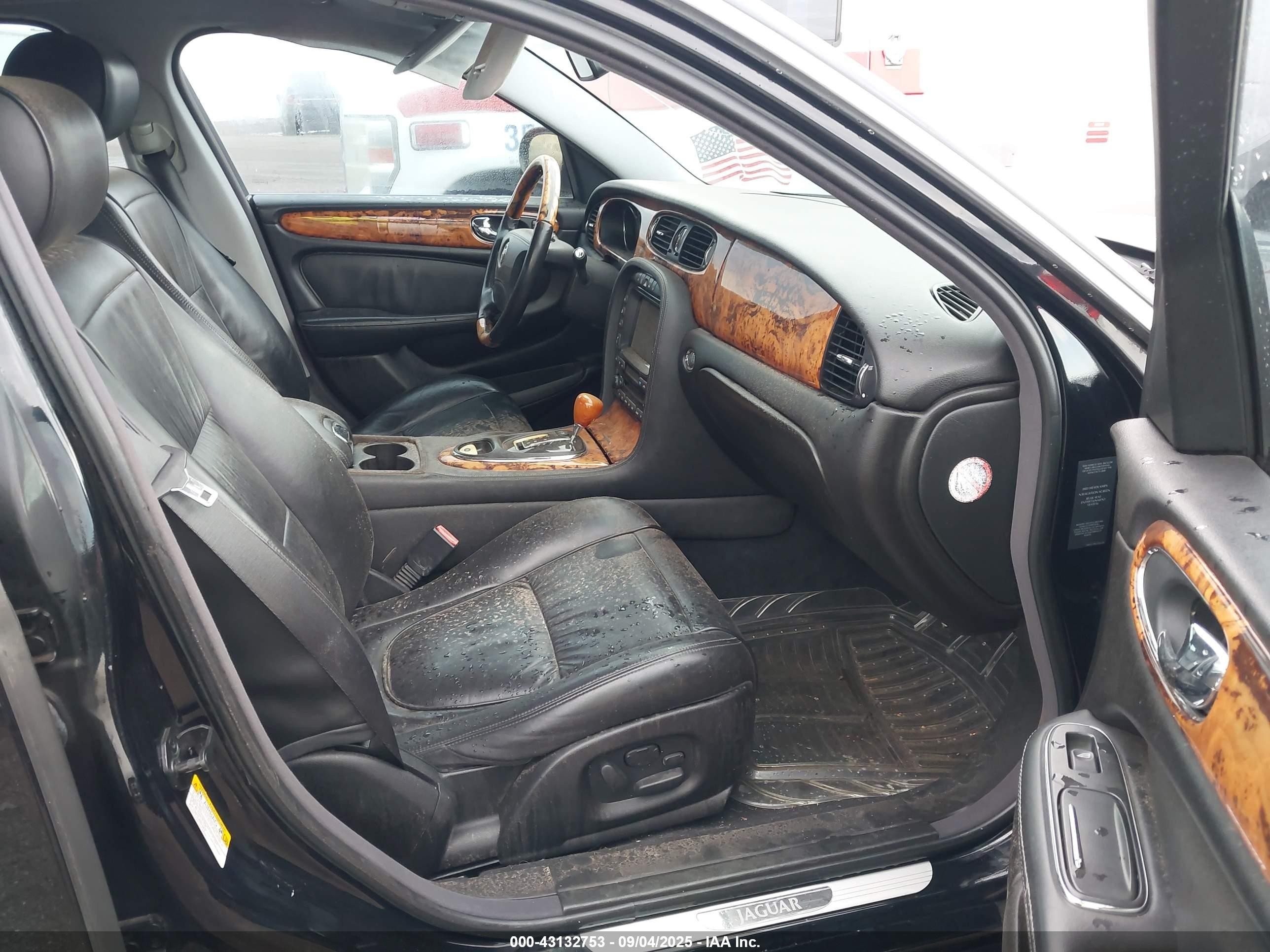 2007 Jaguar Xj Xj8 Black vin: SAJWA71B27SH17017