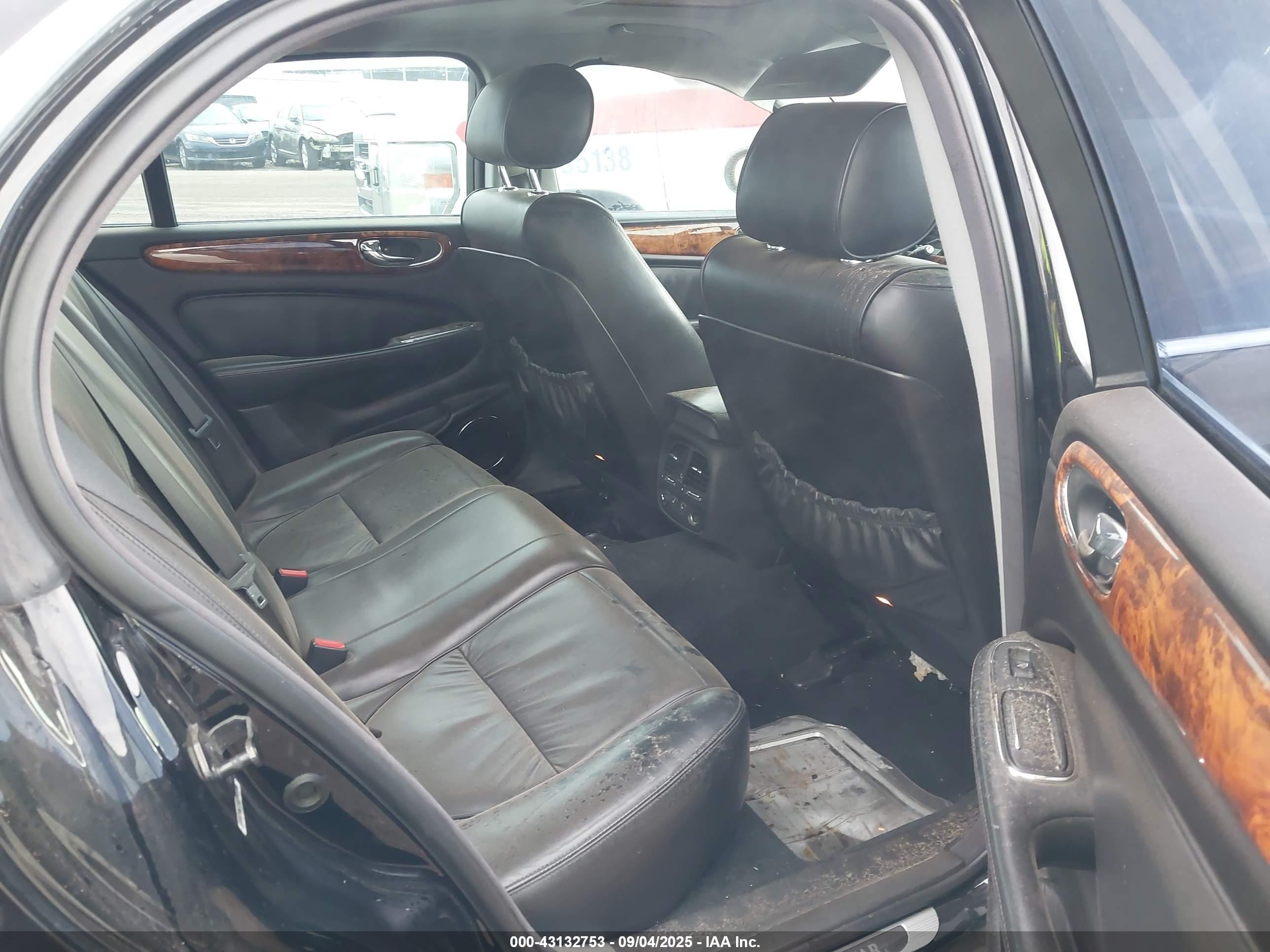 2007 Jaguar Xj Xj8 Black vin: SAJWA71B27SH17017