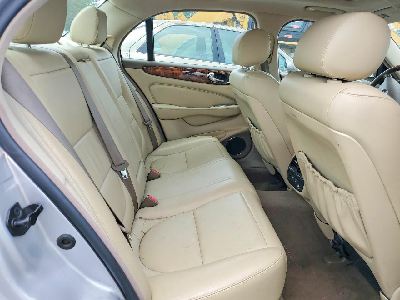 2006 Jaguar Xj8 Silver vin: SAJWA71B36SH02055