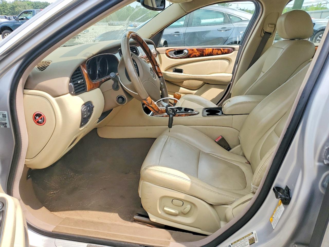 2006 Jaguar Xj8 Silver vin: SAJWA71B36SH02055