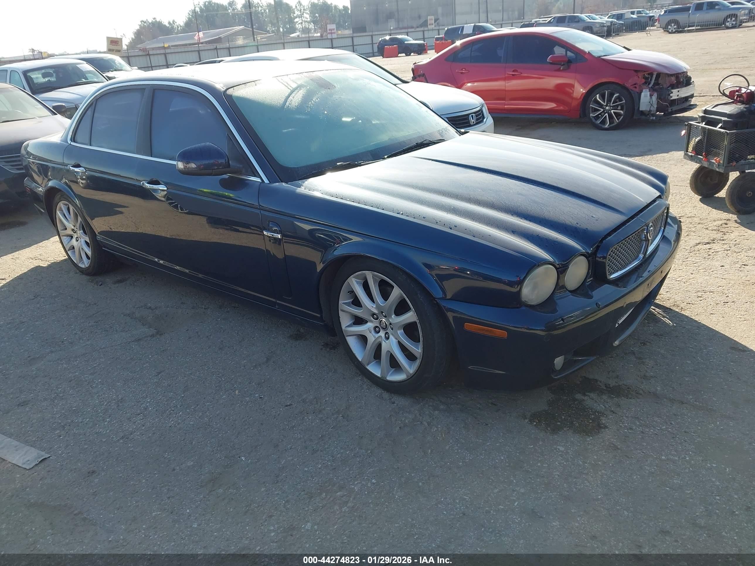 2008 Jaguar Xj Xj8 Blue vin: SAJWA71B48SH20034