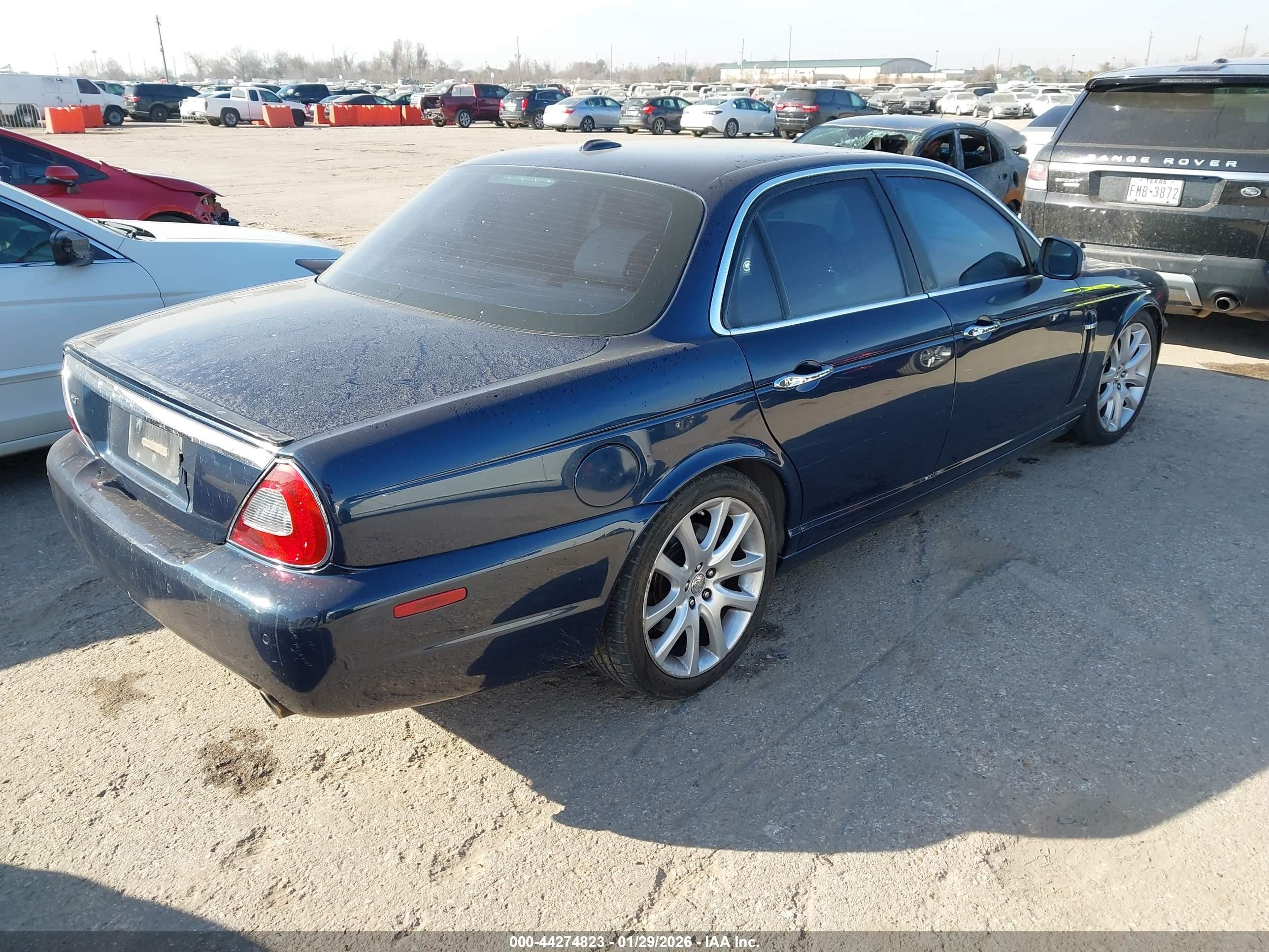 2008 Jaguar Xj Xj8 Blue vin: SAJWA71B48SH20034