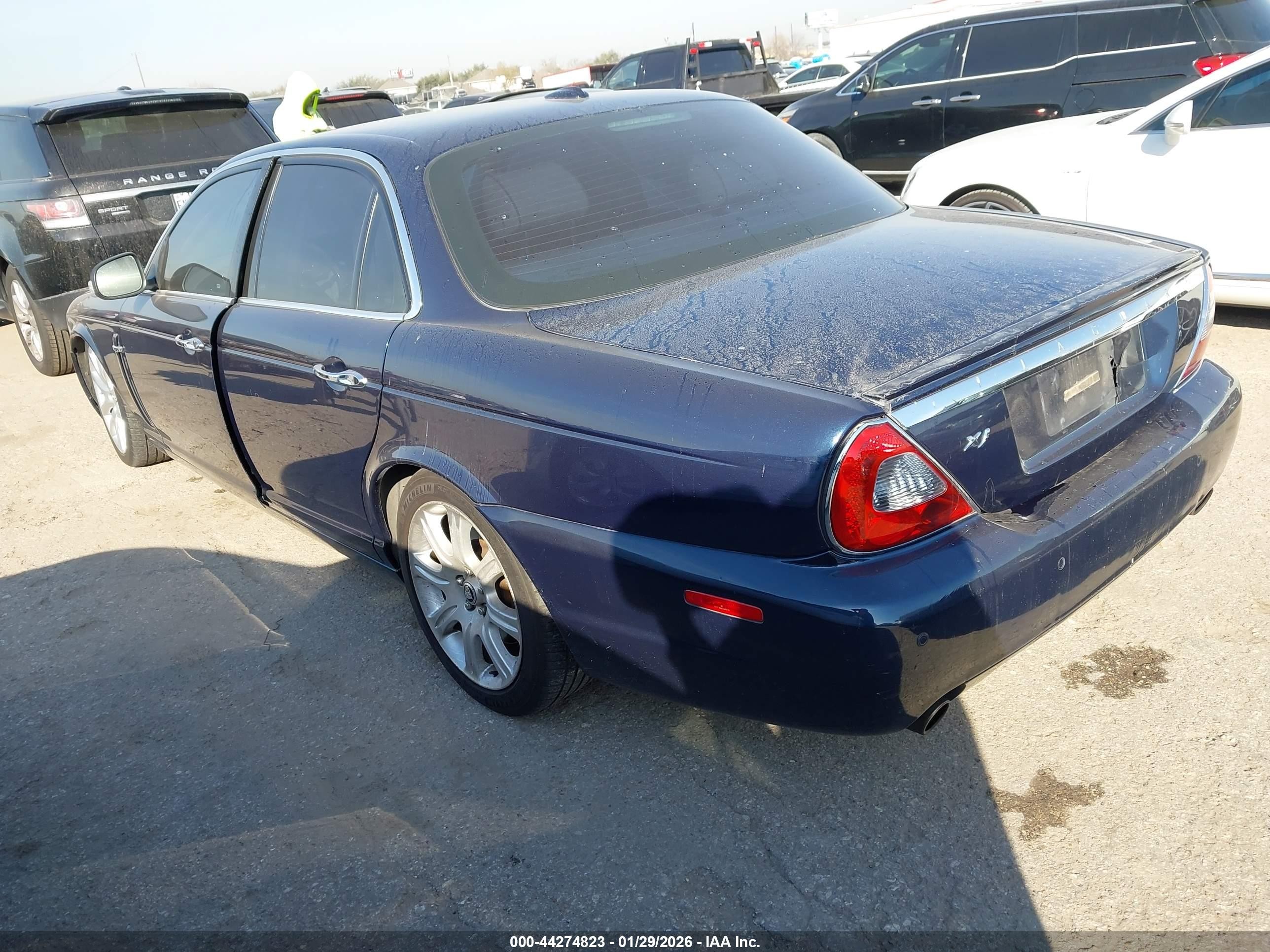 2008 Jaguar Xj Xj8 Blue vin: SAJWA71B48SH20034