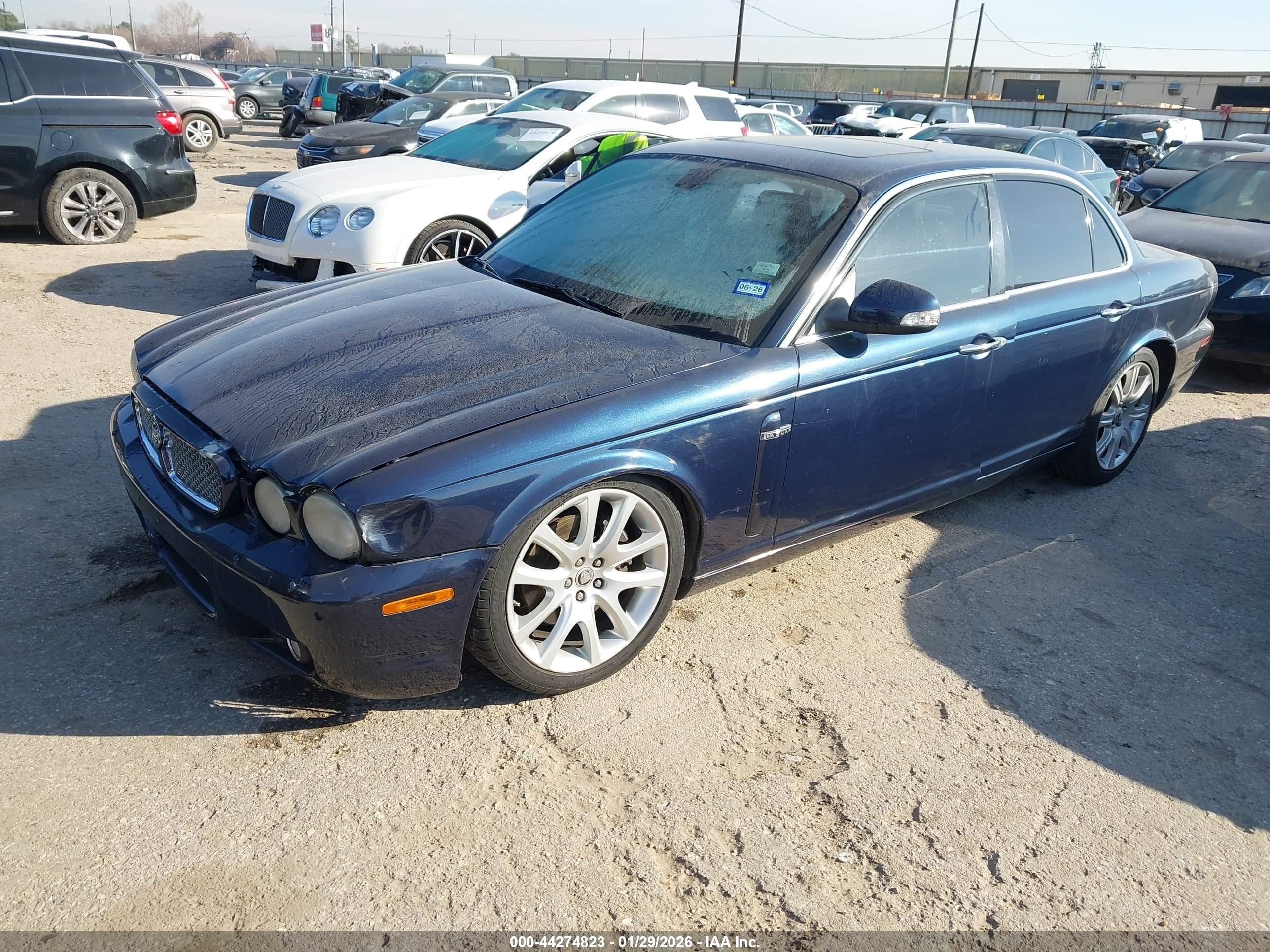 2008 Jaguar Xj Xj8 Blue vin: SAJWA71B48SH20034