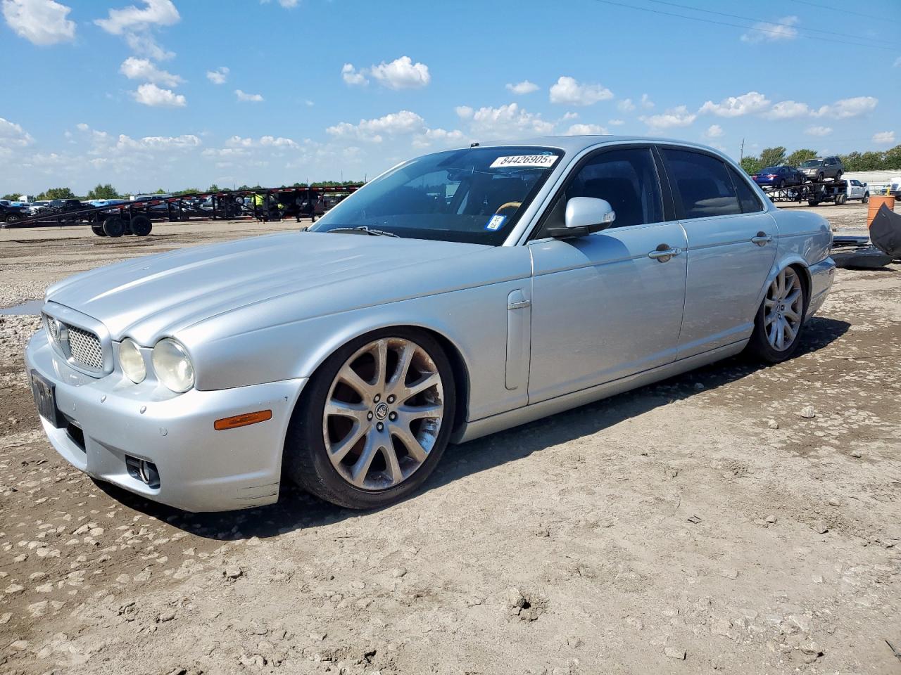 2008 Jaguar Xj Silver vin: SAJWA71B48SH20373