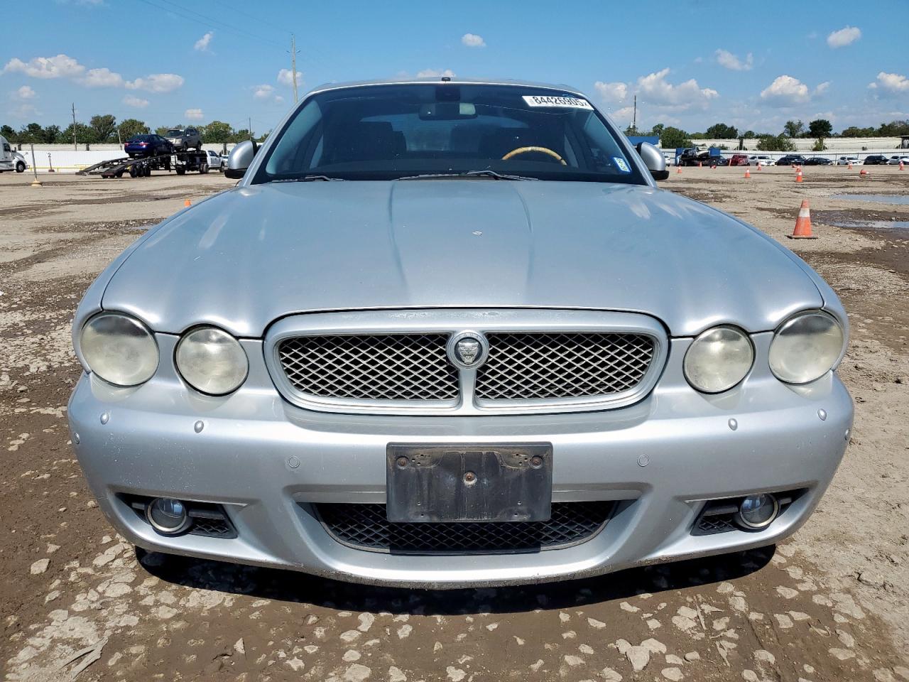 2008 Jaguar Xj Silver vin: SAJWA71B48SH20373