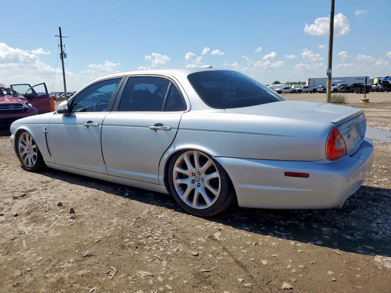 2008 Jaguar Xj Silver vin: SAJWA71B48SH20373