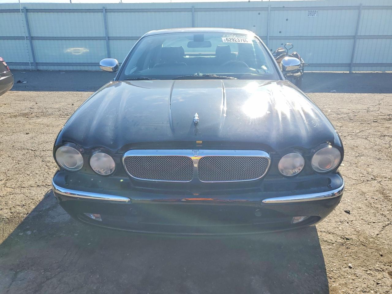 2007 Jaguar Xj8 Black vin: SAJWA71B57SH17397