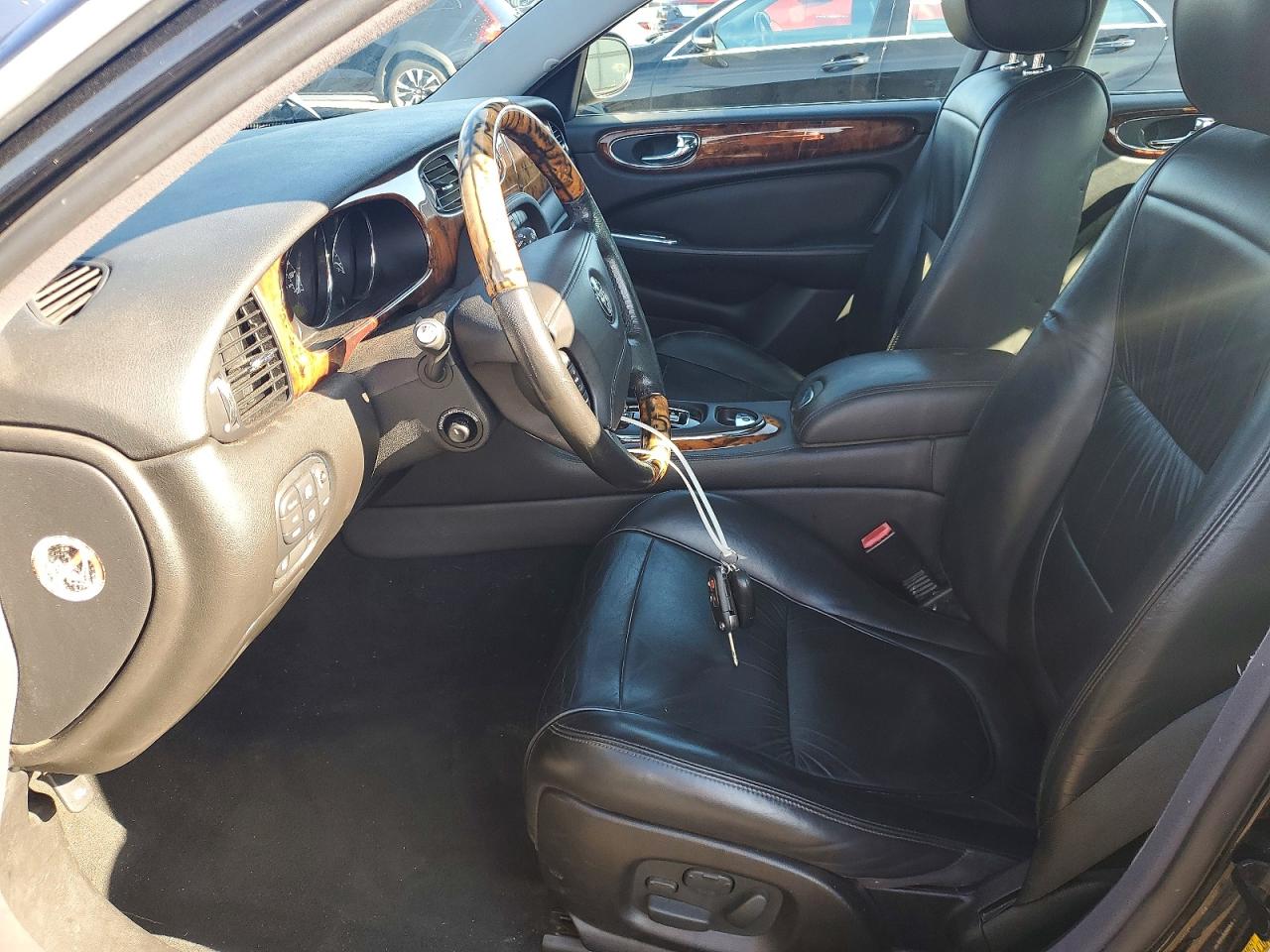2007 Jaguar Xj8 Black vin: SAJWA71B57SH17397