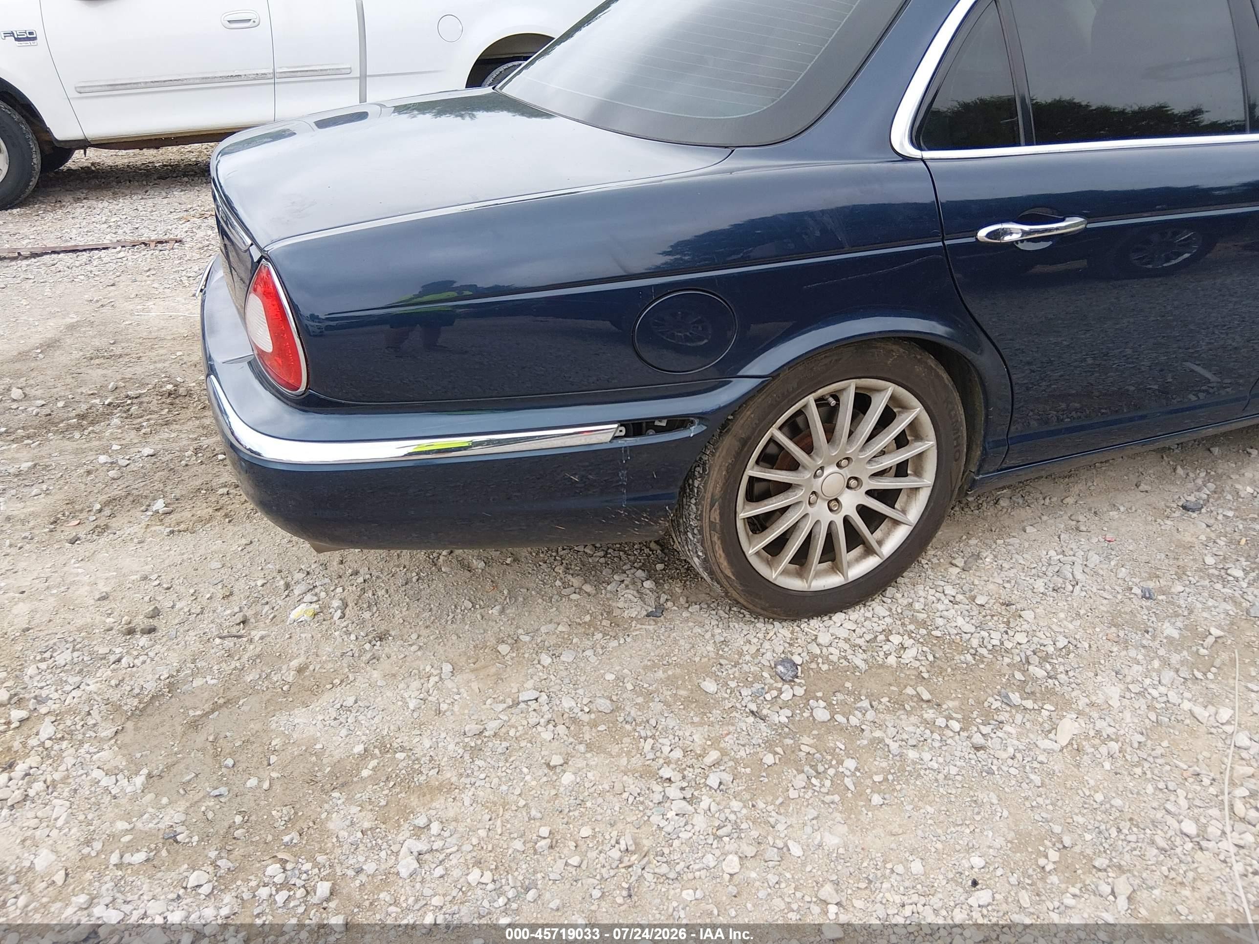 2006 Jaguar Xj Xj8 Blue vin: SAJWA71B66SH05340