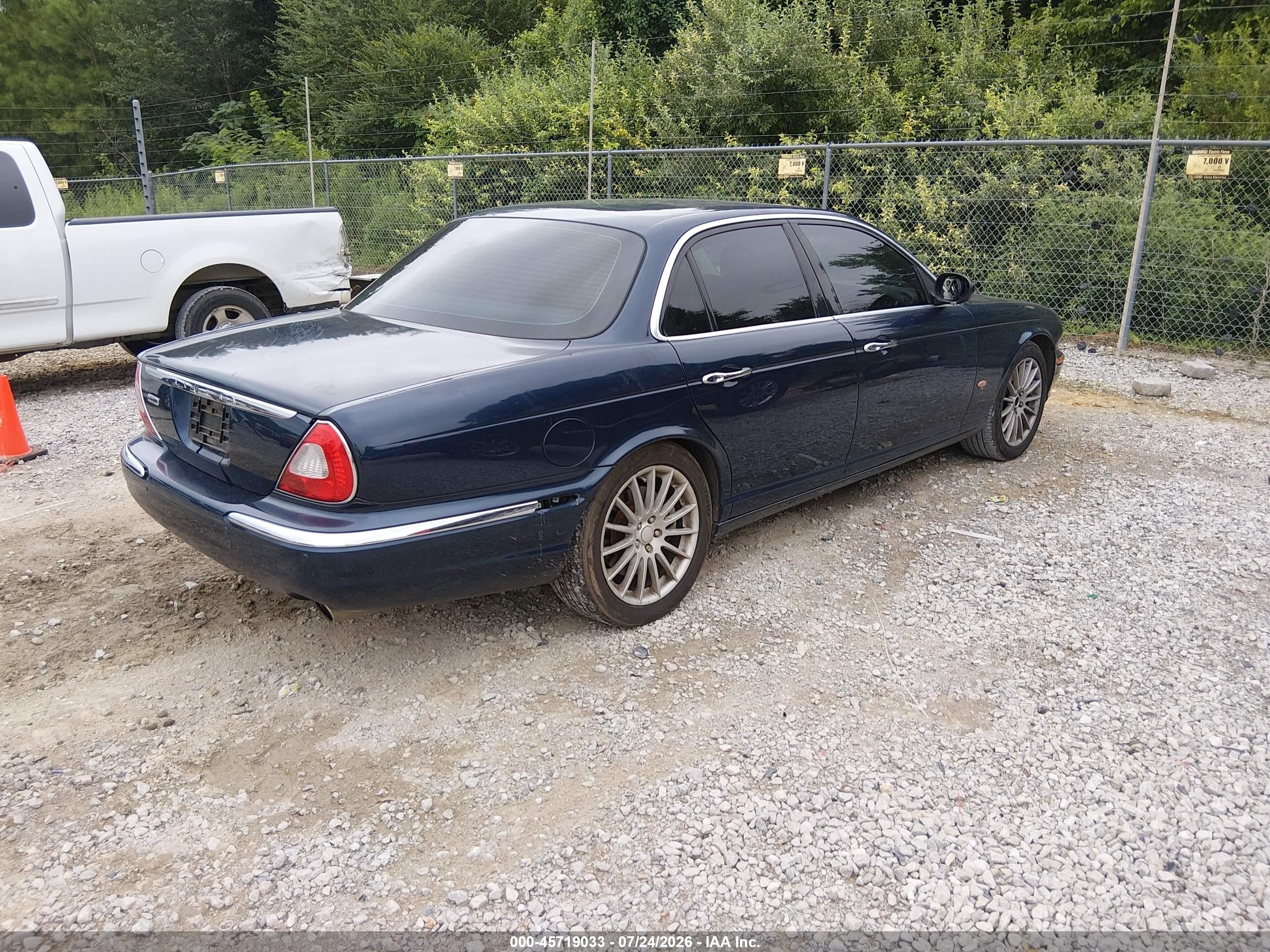 2006 Jaguar Xj Xj8 Blue vin: SAJWA71B66SH05340
