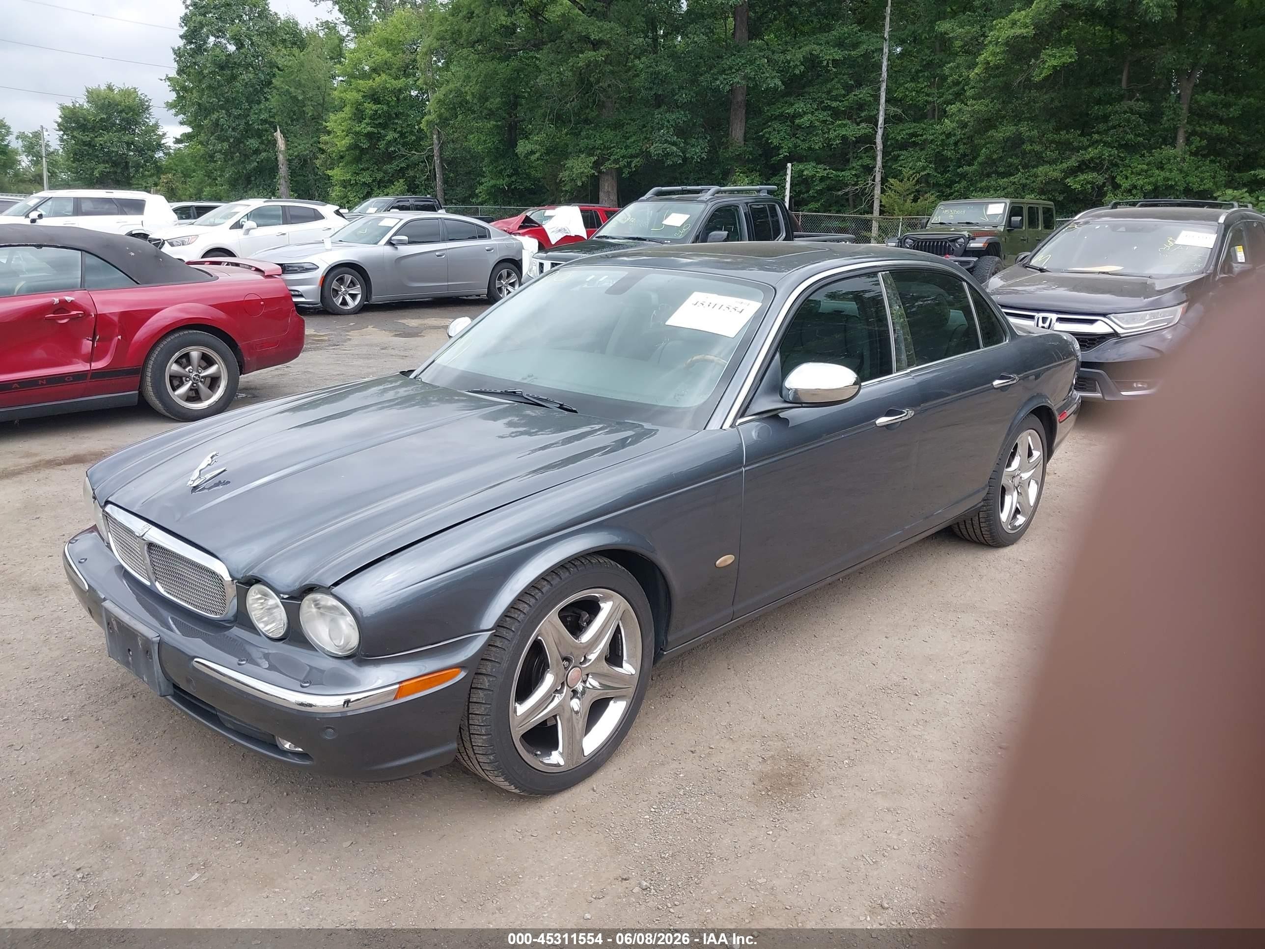 2007 Jaguar Xj Xj8 Gray vin: SAJWA71B77SH17143