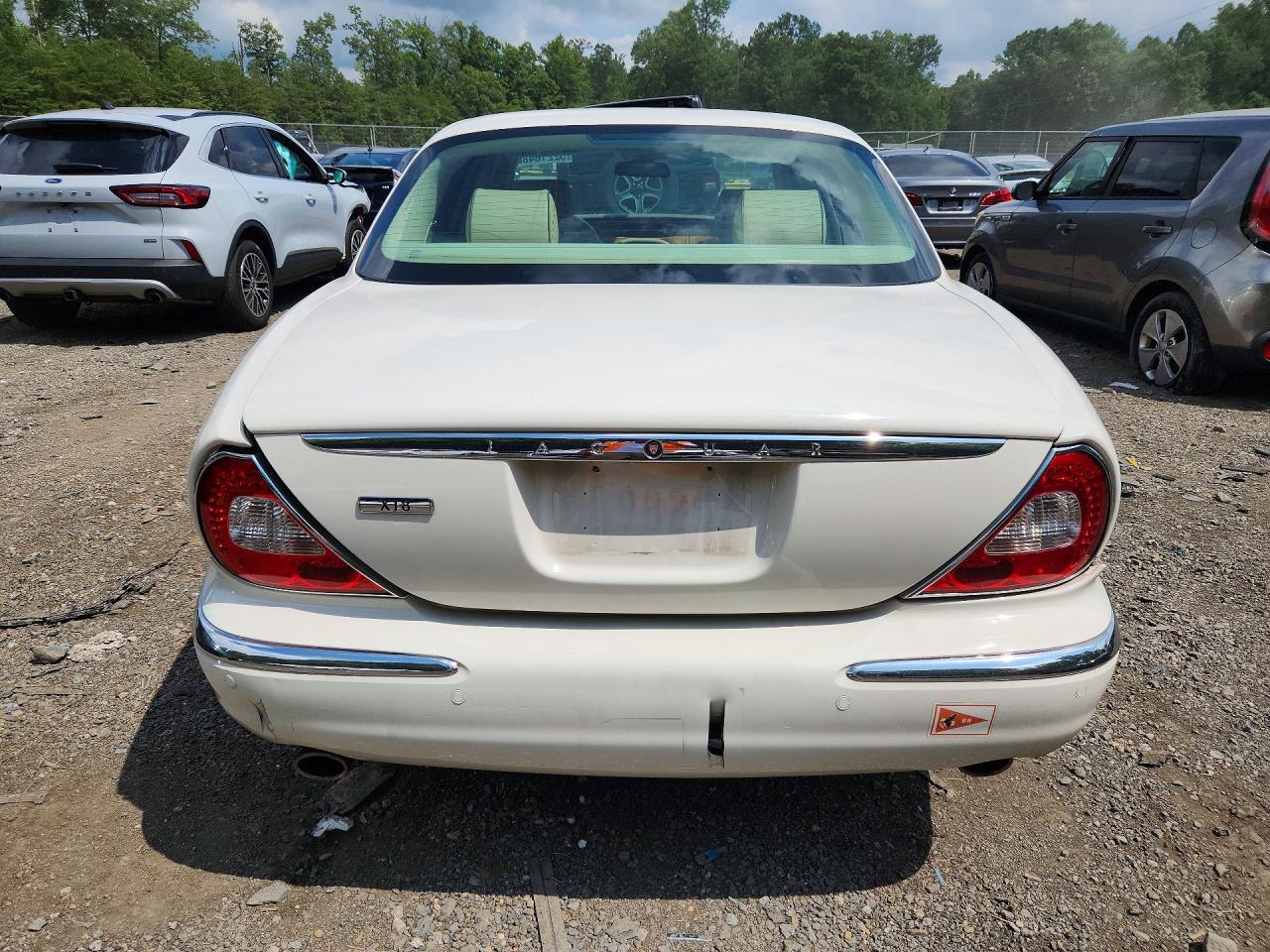 2007 Jaguar Xj8 White vin: SAJWA71B77SH17840