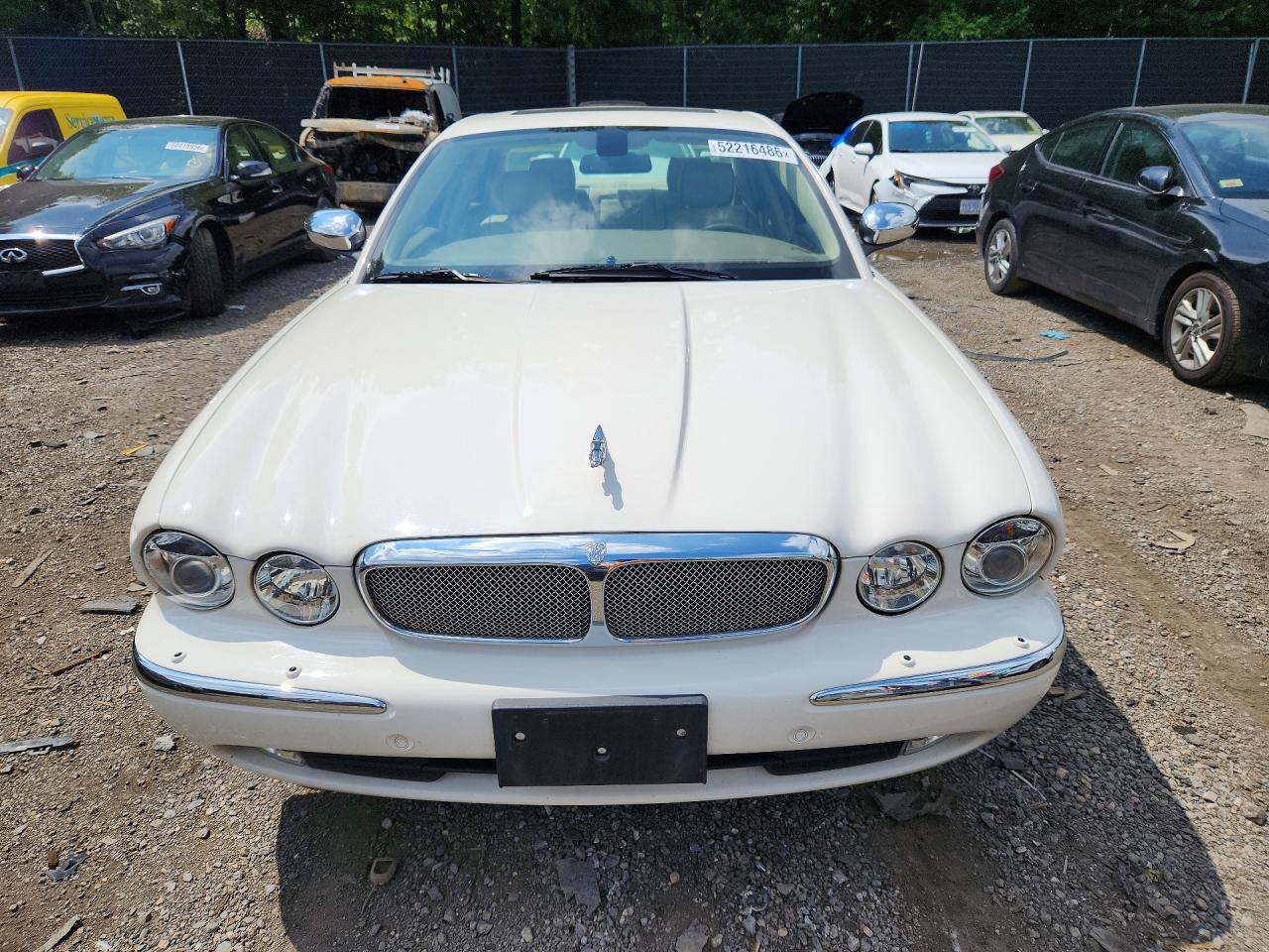 2007 Jaguar Xj8 White vin: SAJWA71B77SH17840