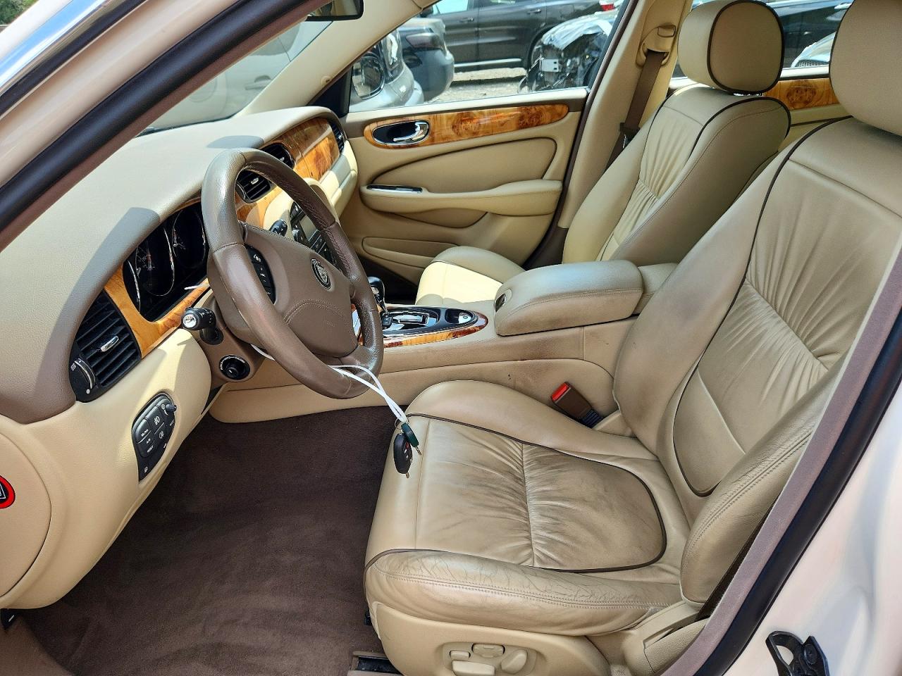 2007 Jaguar Xj8 White vin: SAJWA71B77SH17840