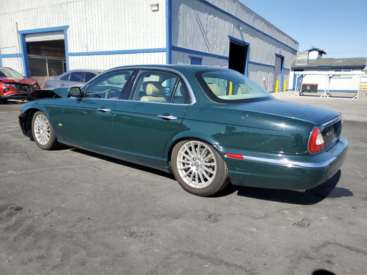 2007 Jaguar Xj8 Green vin: SAJWA71BX7SH13359