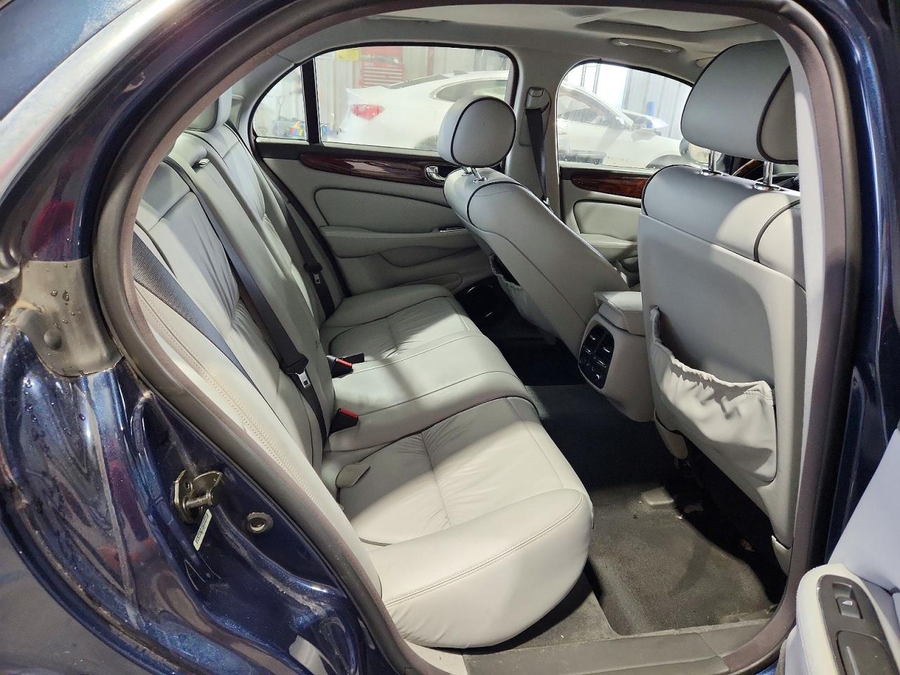 2007 Jaguar Xj8 Blue vin: SAJWA71BX7SH14432