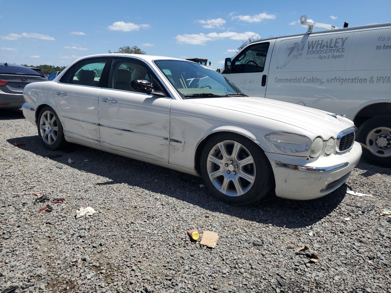 2004 Jaguar Xj8 White vin: SAJWA71C14SG16264