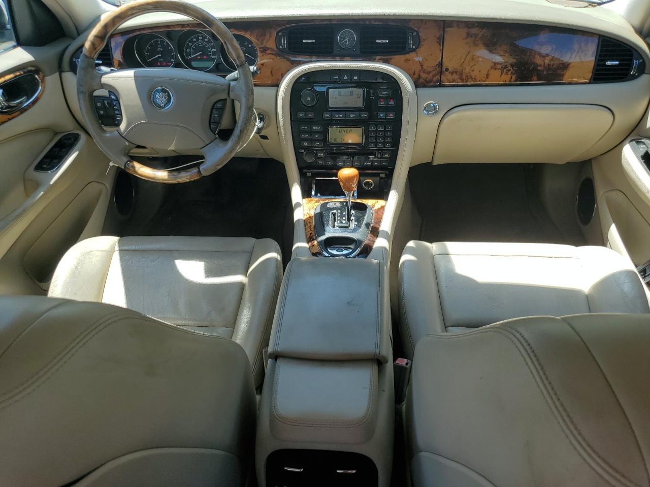 2004 Jaguar Xj8 White vin: SAJWA71C14SG16264