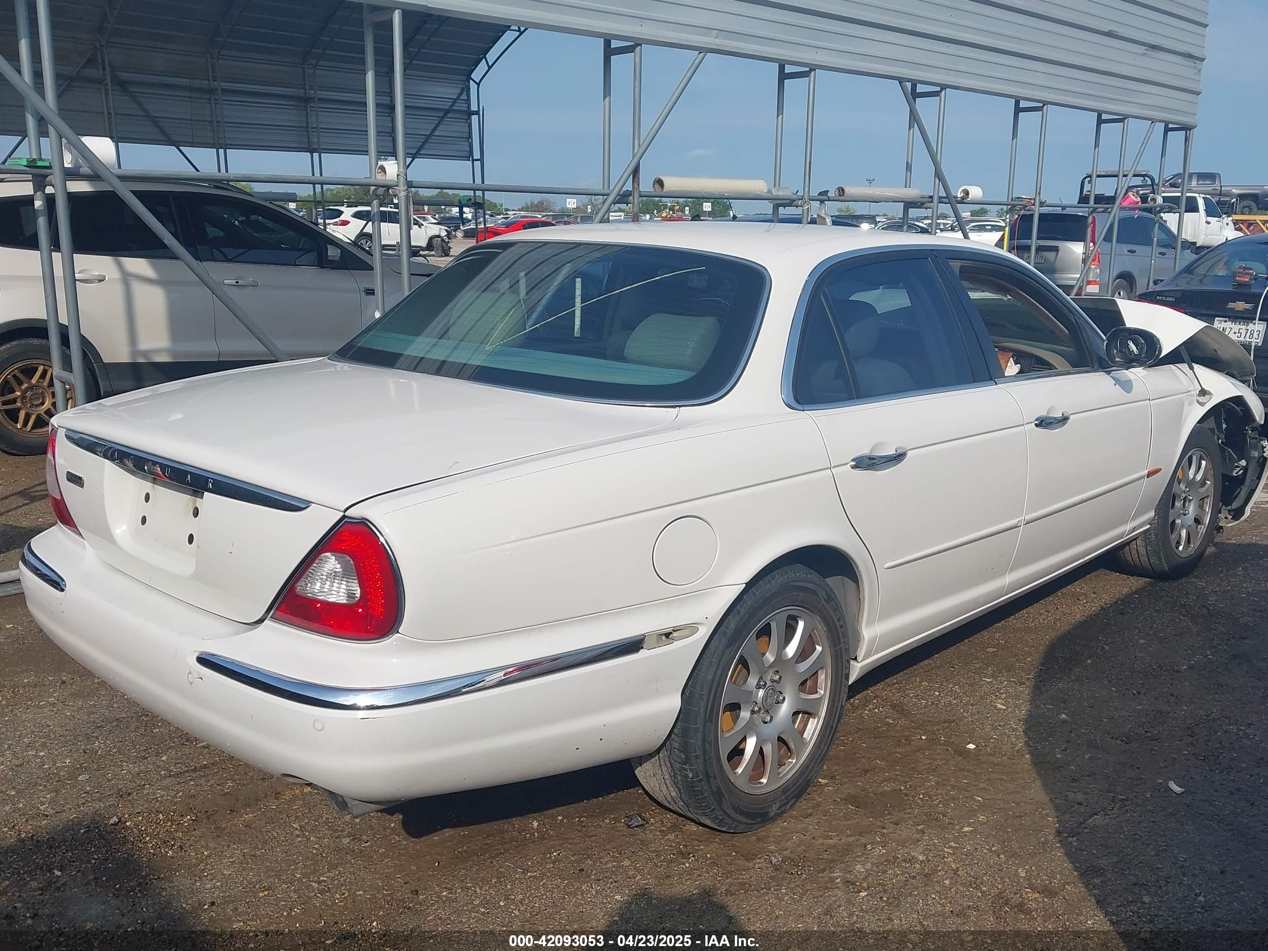 2004 Jaguar Xj Xj8 White vin: SAJWA71C14SG27541