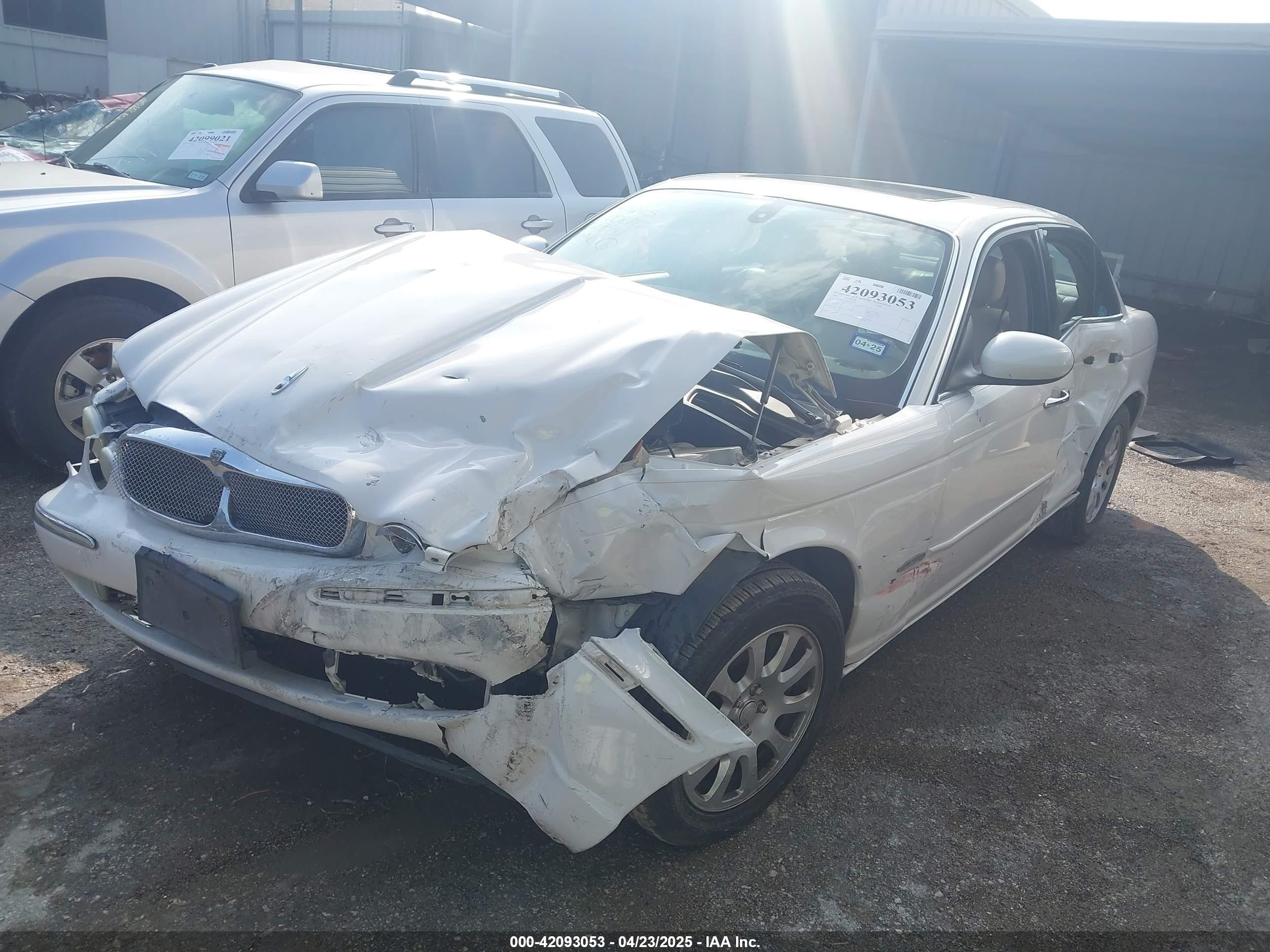 2004 Jaguar Xj Xj8 White vin: SAJWA71C14SG27541