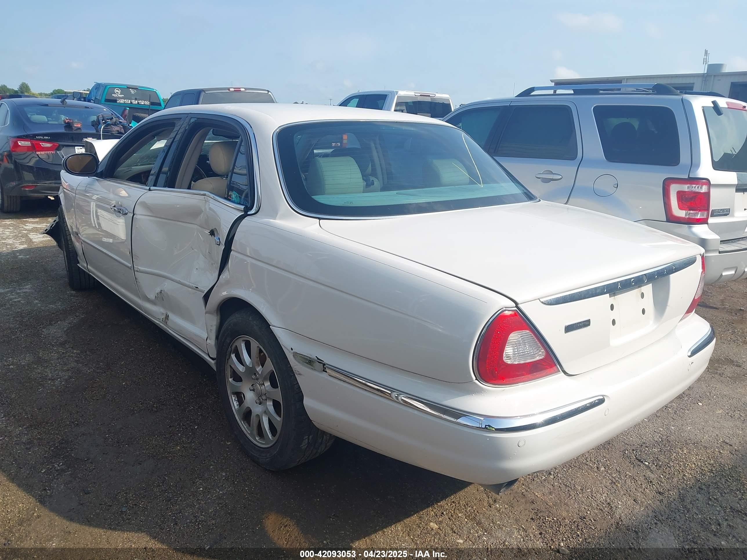 2004 Jaguar Xj Xj8 White vin: SAJWA71C14SG27541