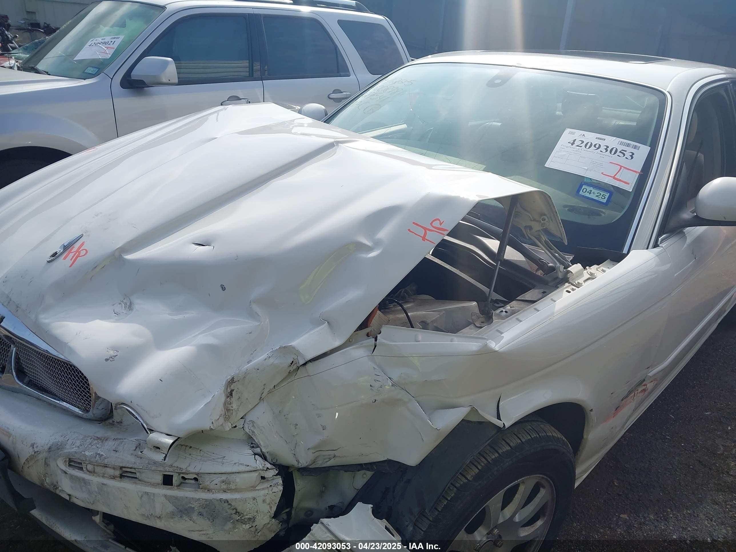 2004 Jaguar Xj Xj8 White vin: SAJWA71C14SG27541