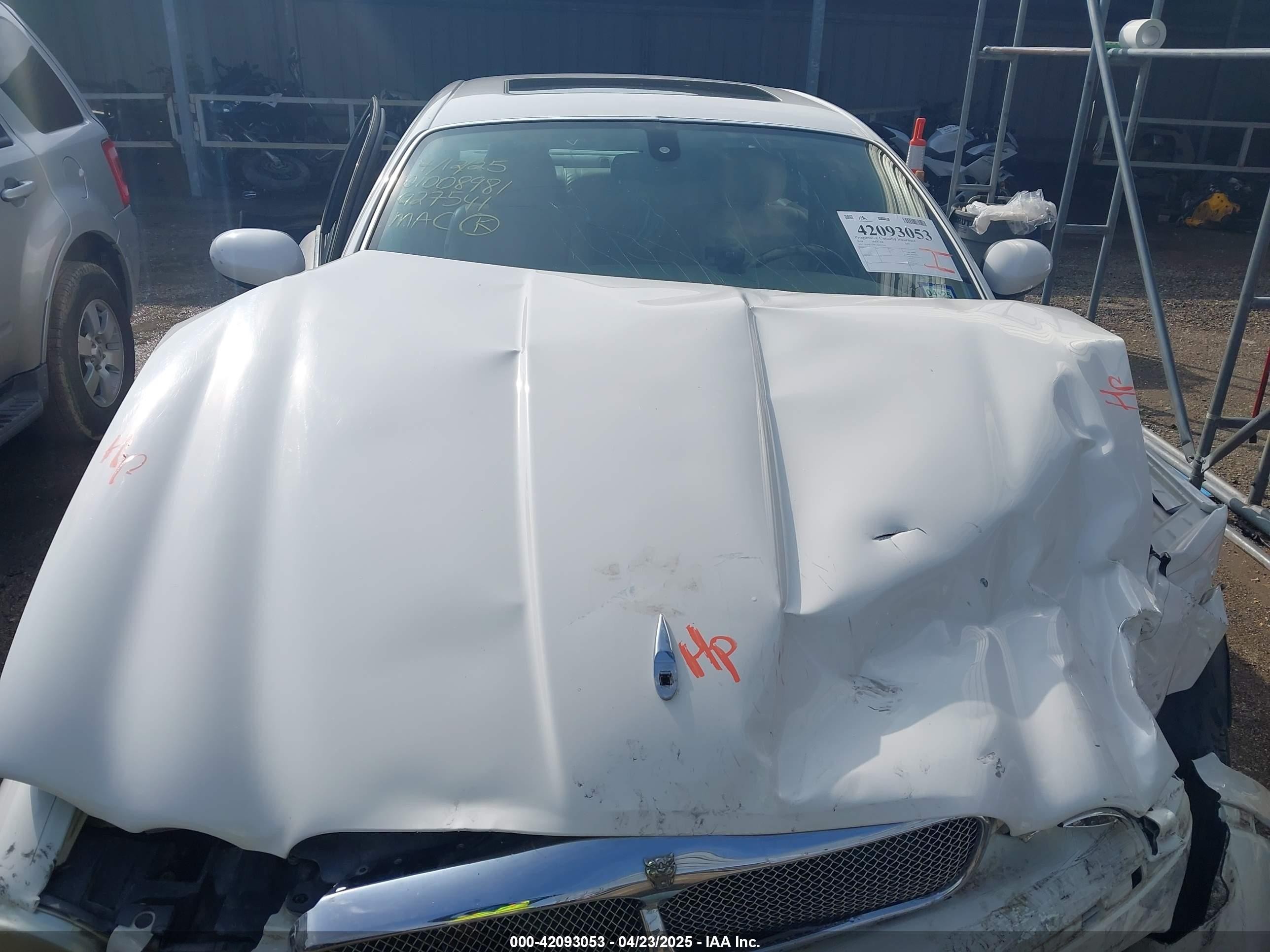 2004 Jaguar Xj Xj8 White vin: SAJWA71C14SG27541