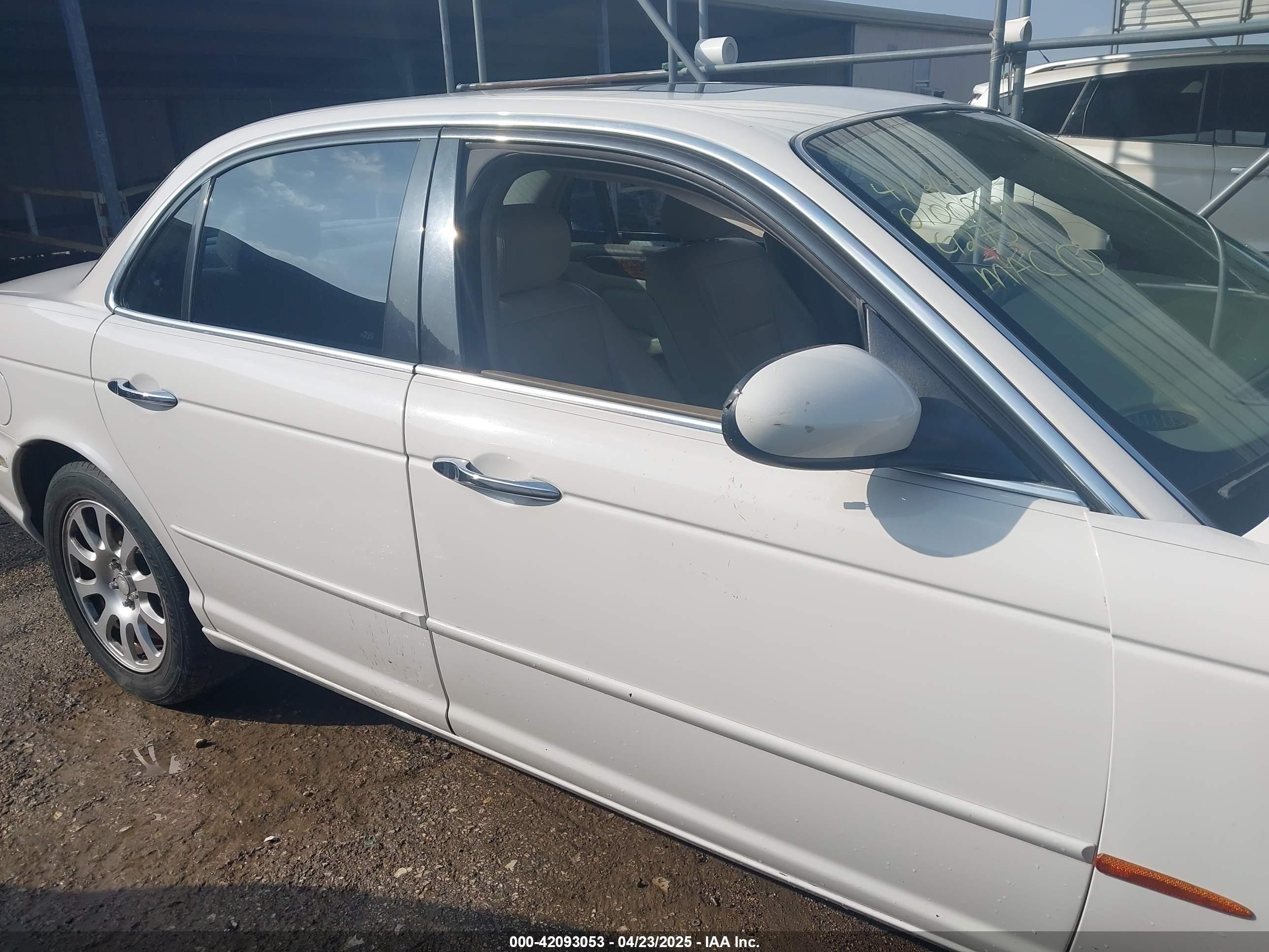 2004 Jaguar Xj Xj8 White vin: SAJWA71C14SG27541