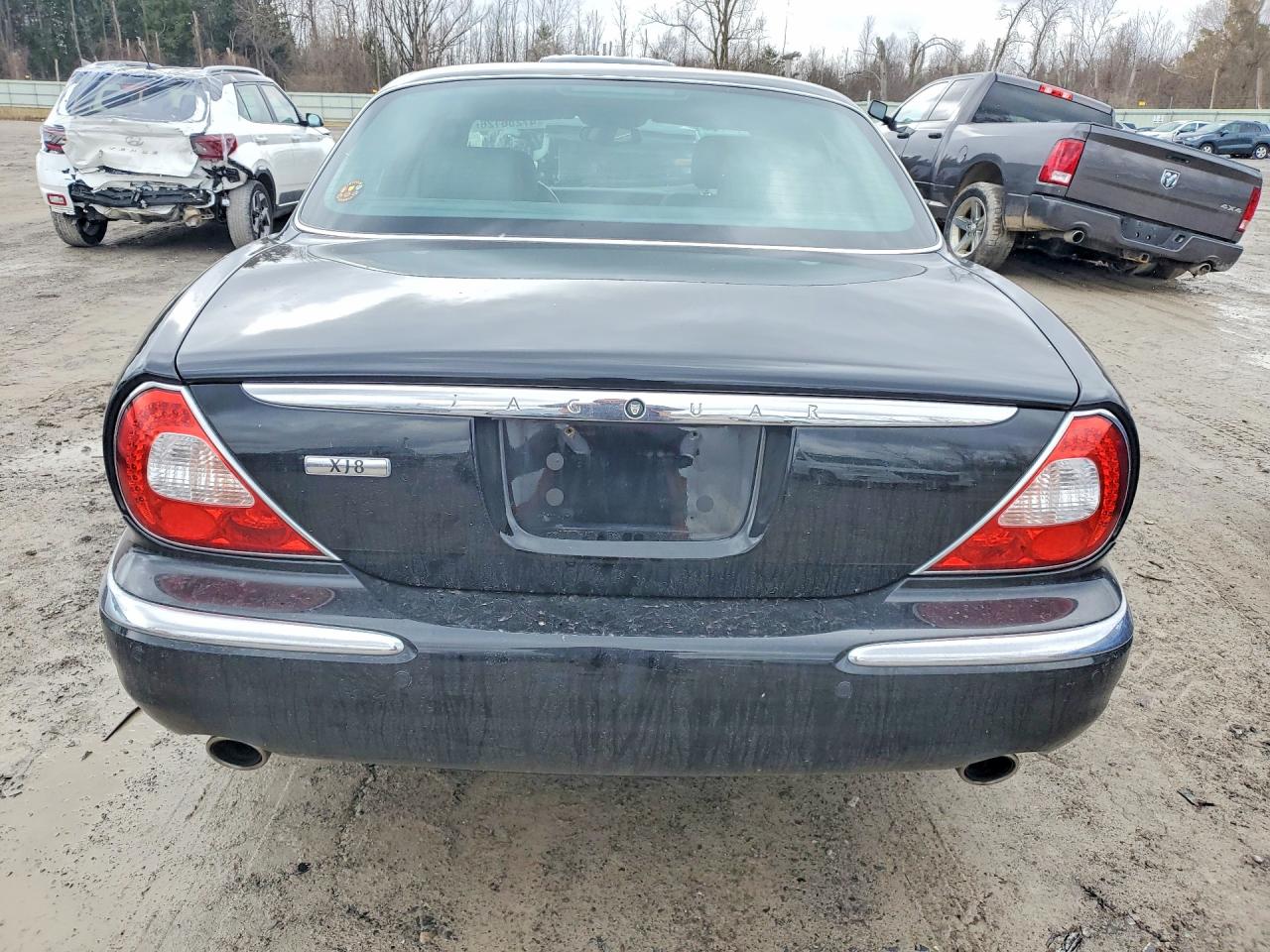 2004 Jaguar Xj8 Black vin: SAJWA71C24SG29783