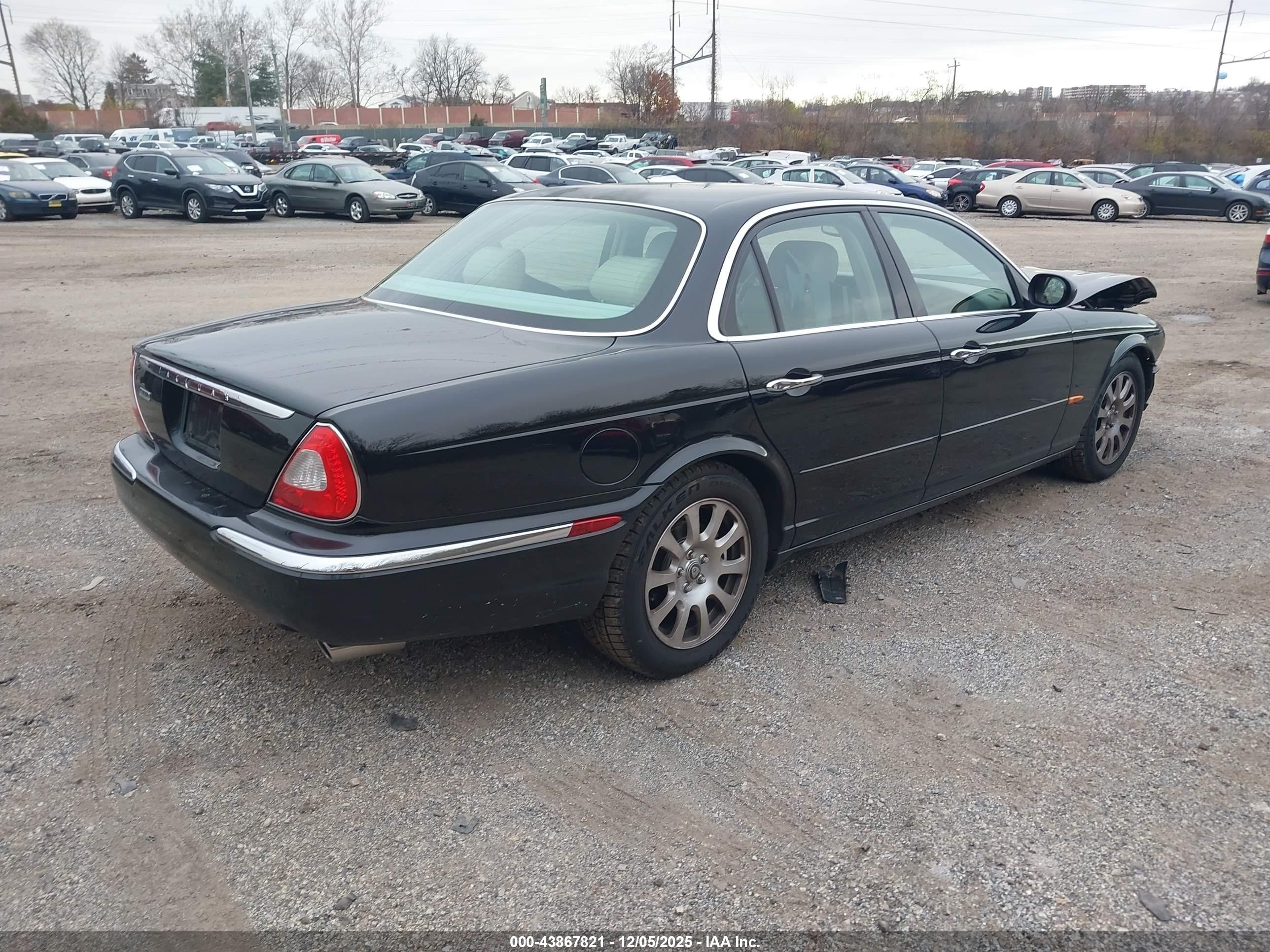 2004 Jaguar Xj Xj8 Black vin: SAJWA71C24SG30173
