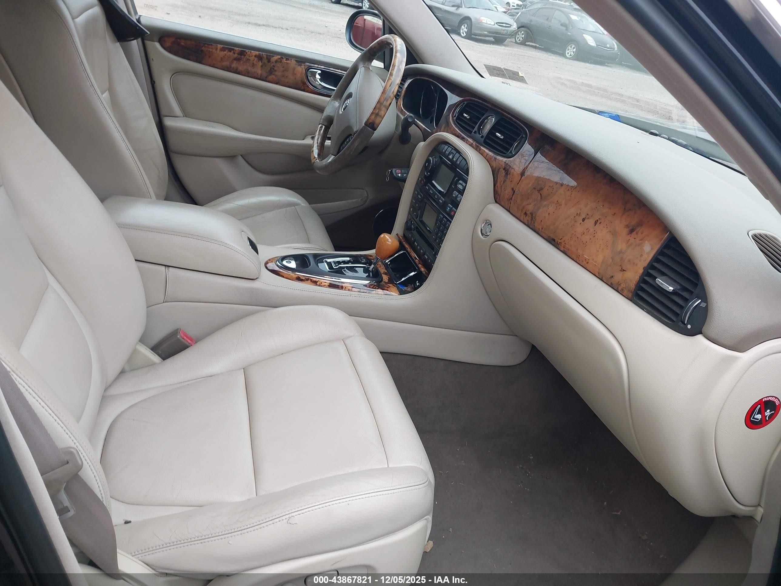 2004 Jaguar Xj Xj8 Black vin: SAJWA71C24SG30173