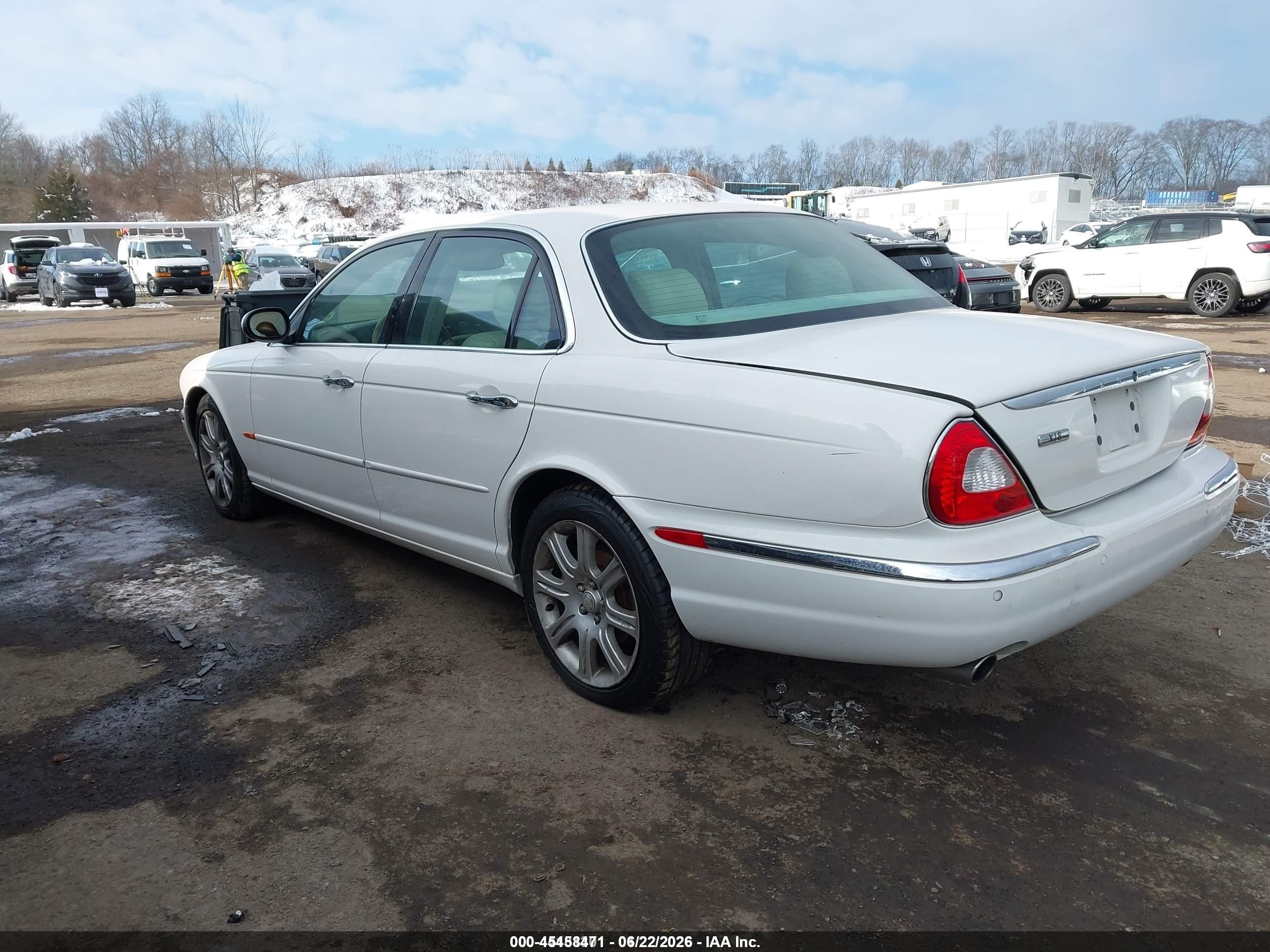 2004 Jaguar Xj Xj8 White vin: SAJWA71C24SG34465