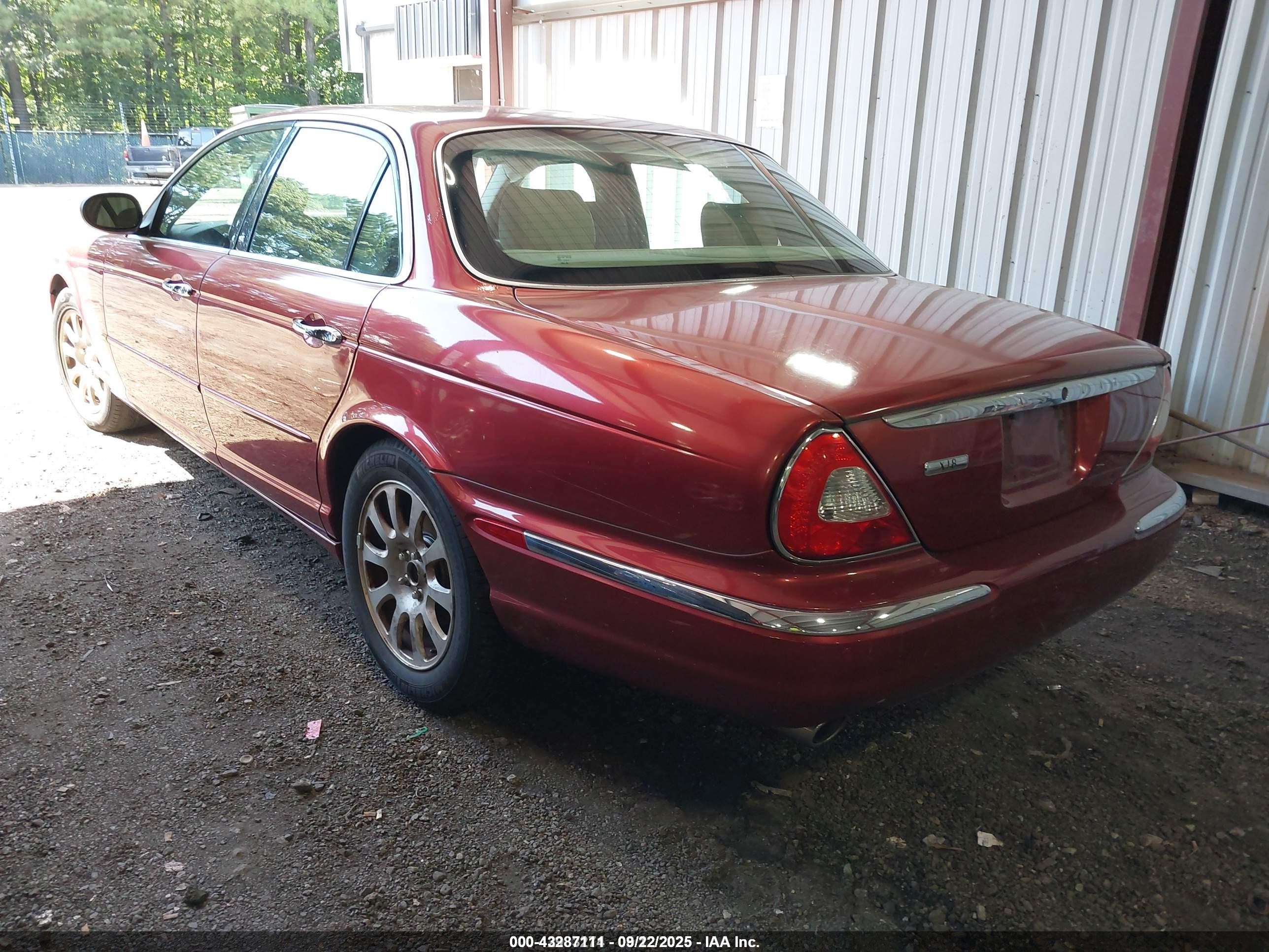 2004 Jaguar Xj Xj8 Burgundy vin: SAJWA71C34SG13267
