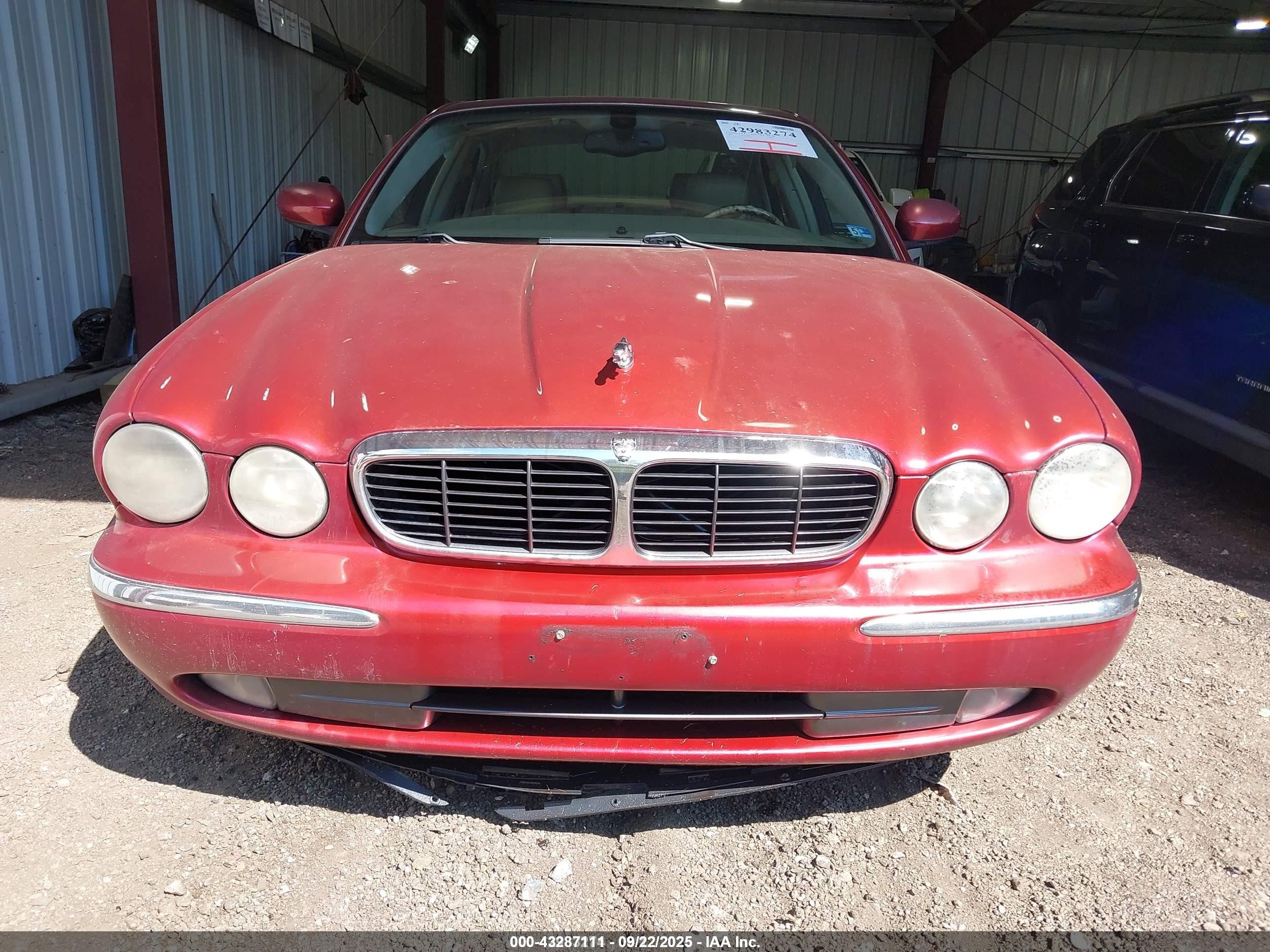 2004 Jaguar Xj Xj8 Burgundy vin: SAJWA71C34SG13267