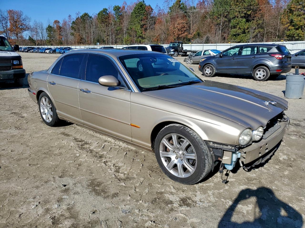 2004 Jaguar Xj8 Tan vin: SAJWA71C34SG22972