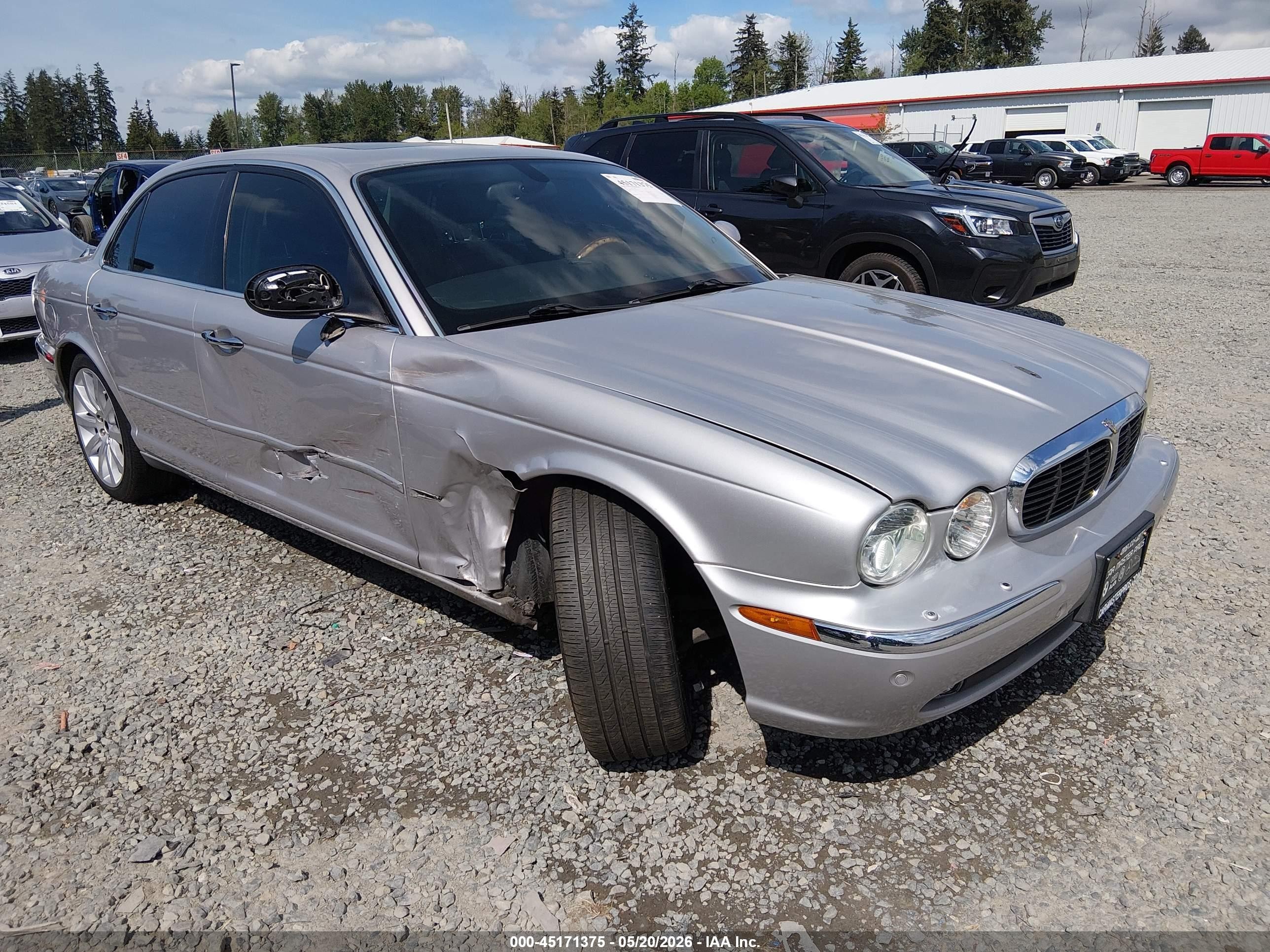 2004 Jaguar Xj Xj8 Silver vin: SAJWA71C44SG24536