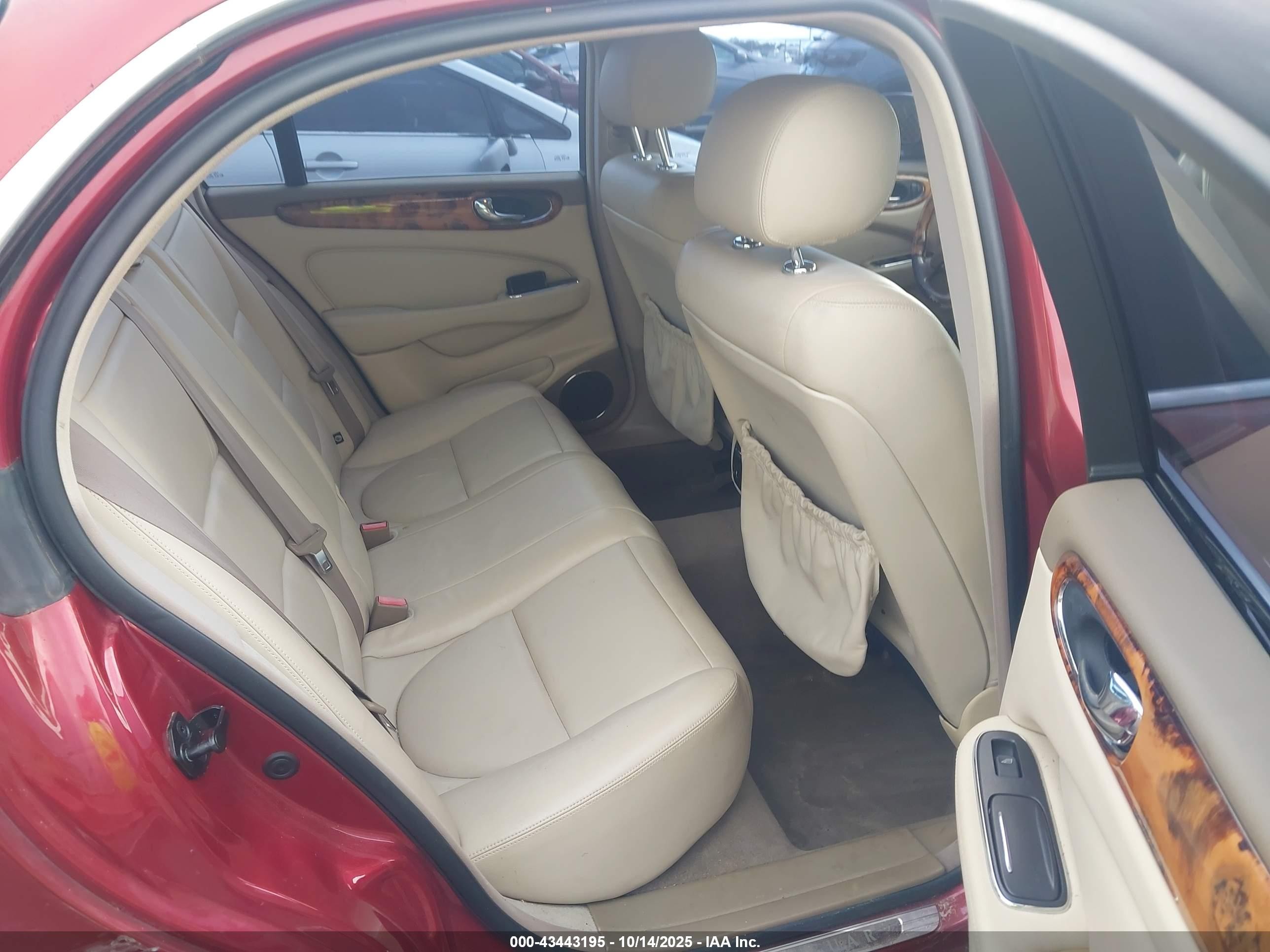 2004 Jaguar Xj Xj8 Red vin: SAJWA71C44SG28411