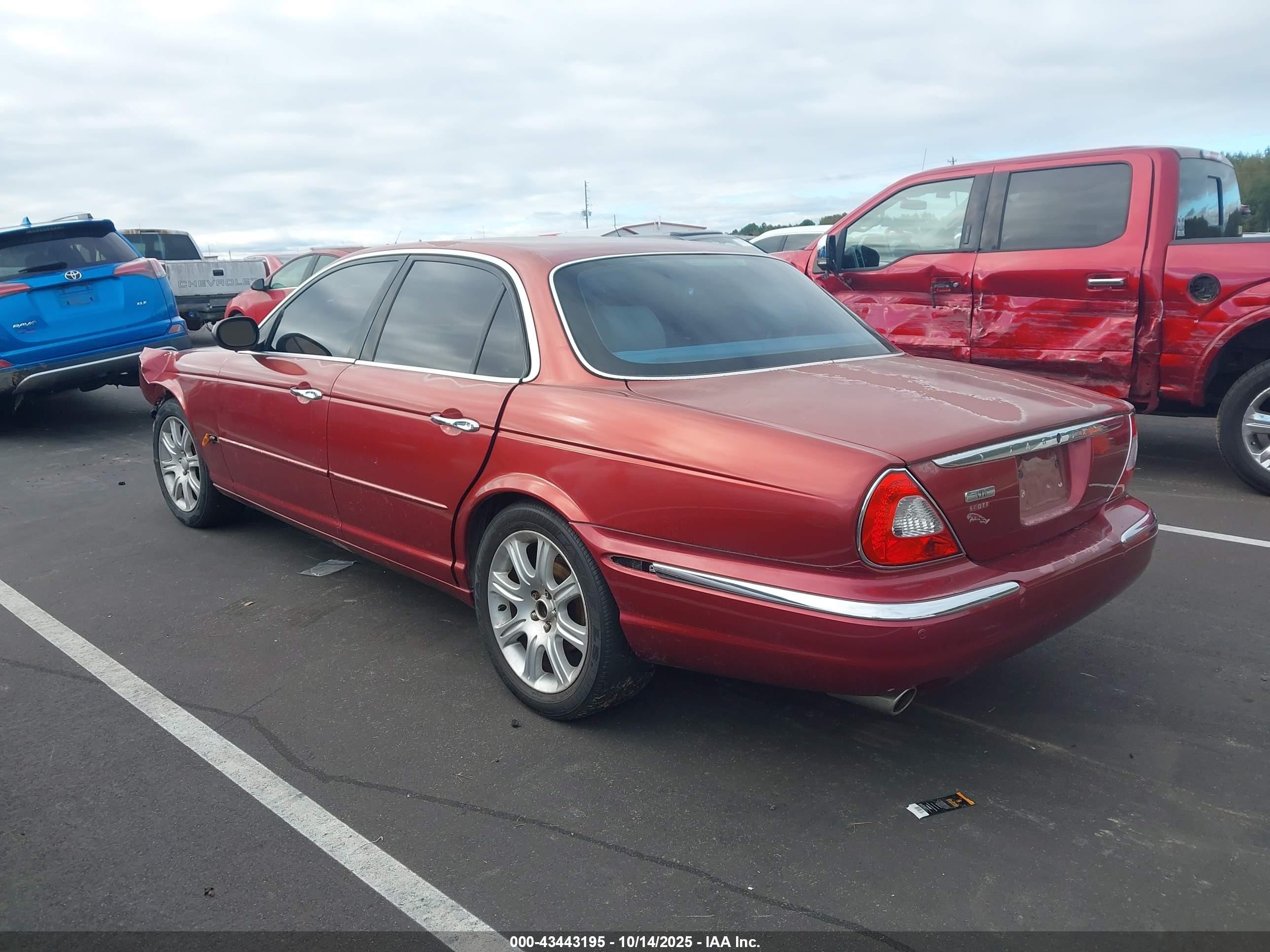 2004 Jaguar Xj Xj8 Red vin: SAJWA71C44SG28411