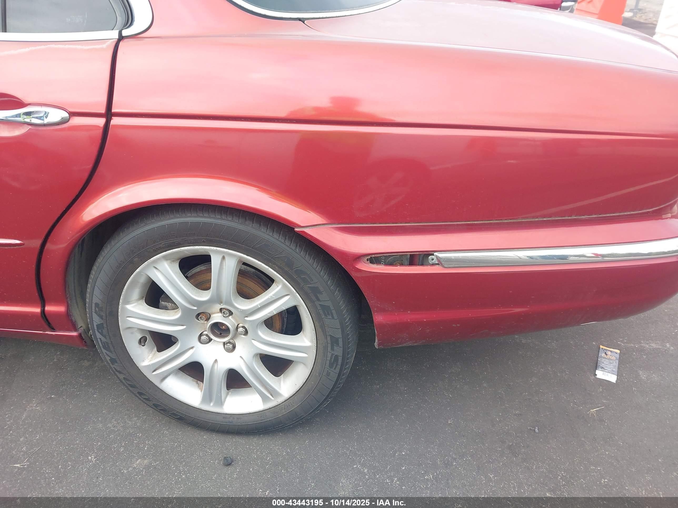 2004 Jaguar Xj Xj8 Red vin: SAJWA71C44SG28411